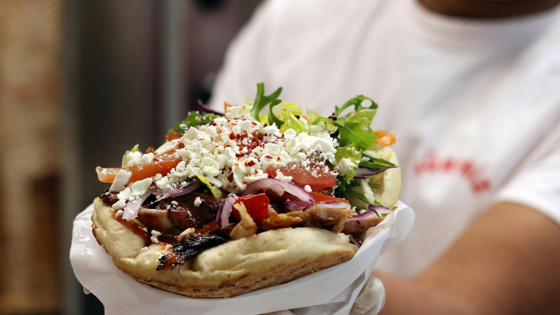 Salat, Fleisch, Käse, Soße: Was gehört für Sie auf einen perfekten Döner?