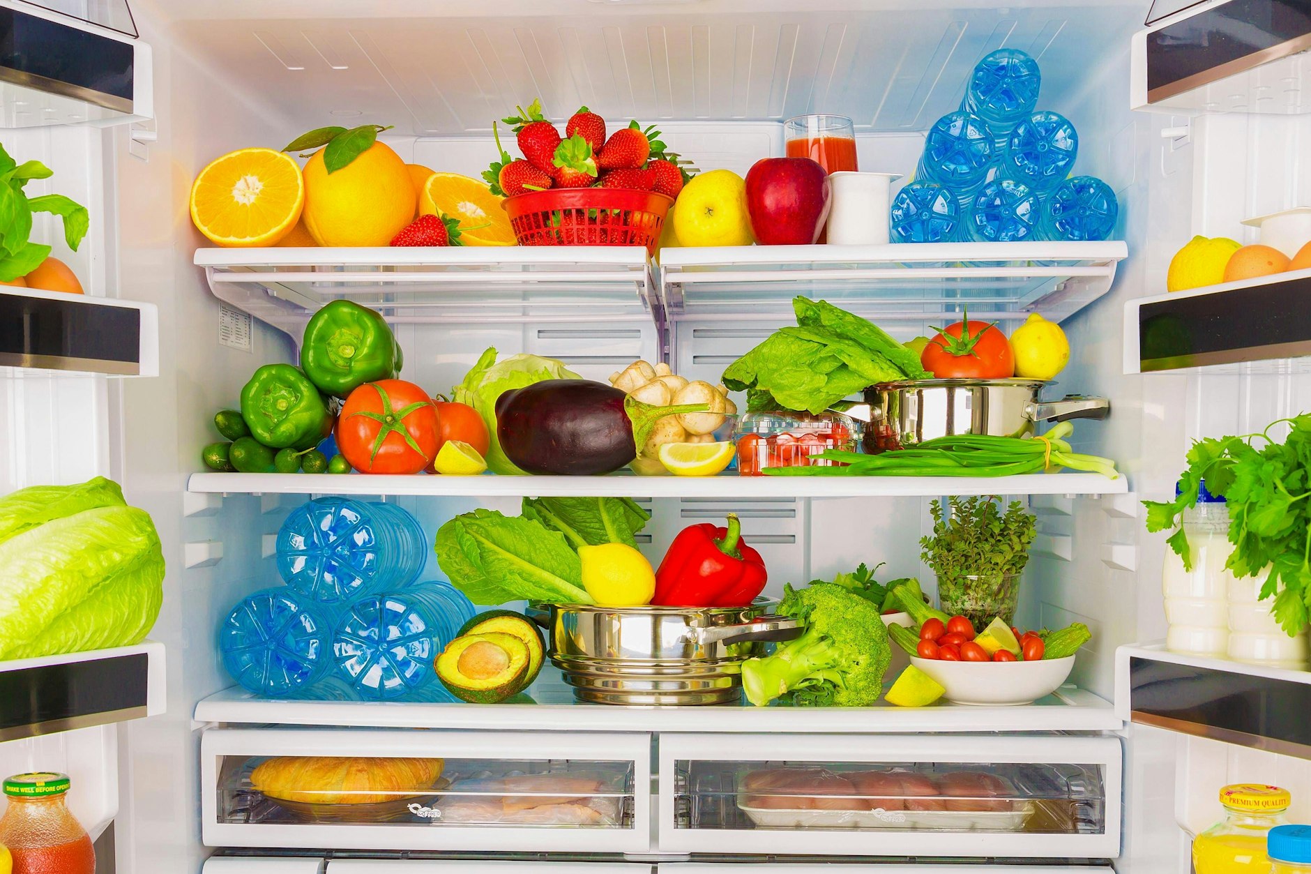 Lebensmittel in einem Kühlschrank