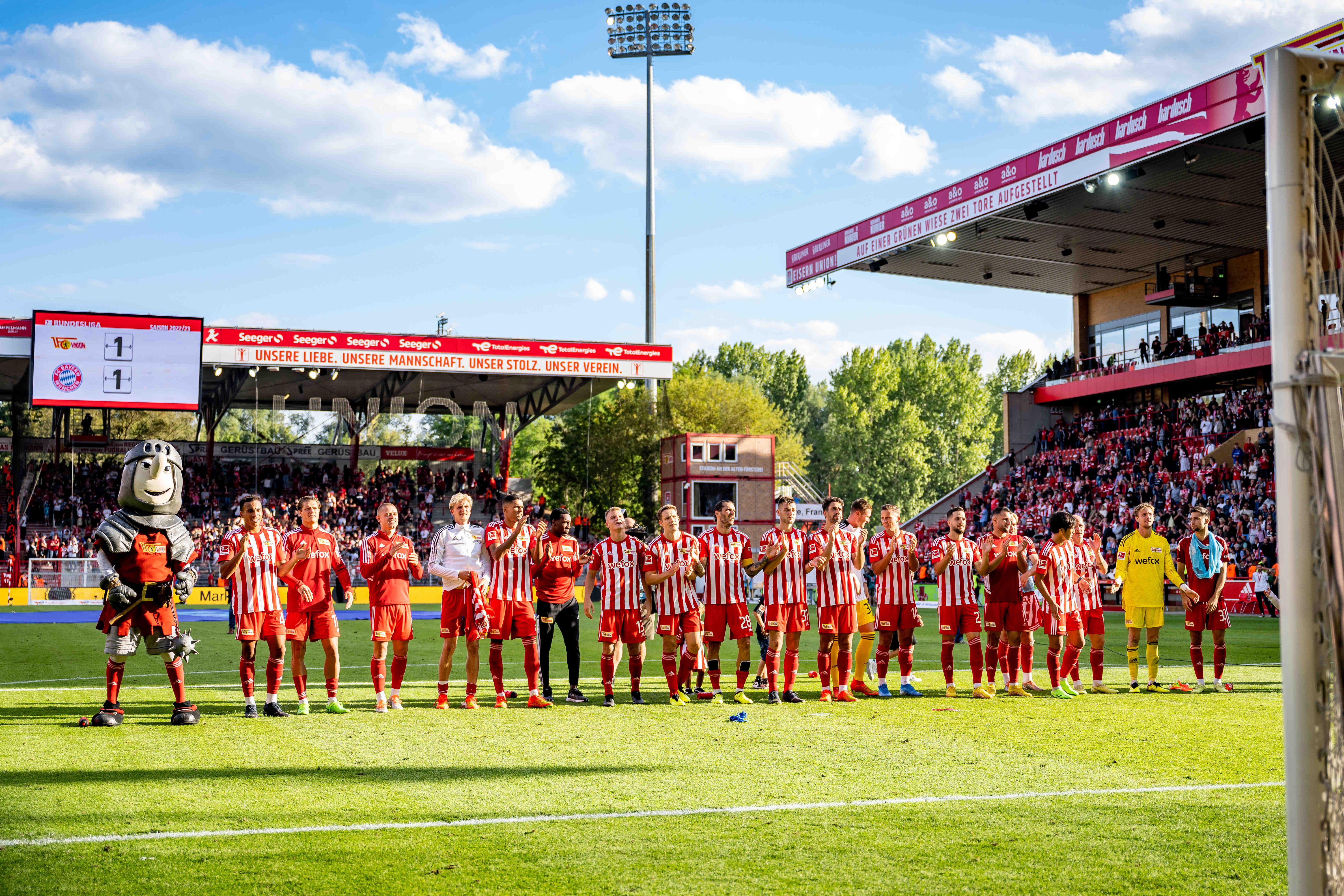 Hey, ihr Eisernen, schlagt nach im Duden, ob da nicht schon „gut, besser, 1. FC Union“ steht!!