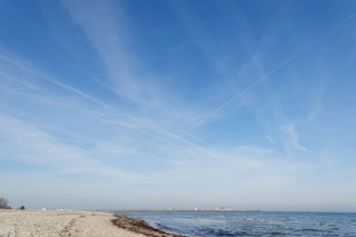 Drama an der Ostsee: Schwimmer rettet kleines Kind – und ertrinkt dann selbst!