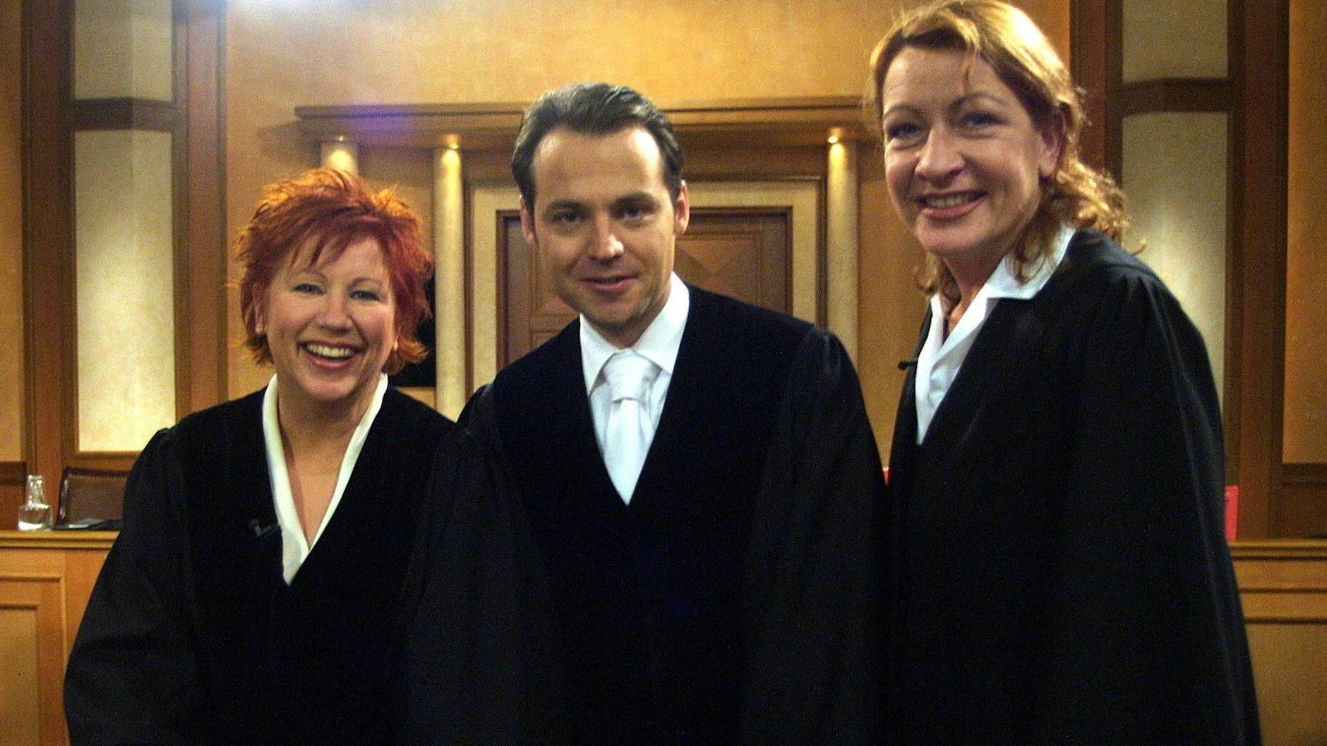 Staatsanwalt Bernd Römer und Verteidigerin Ulrike Tasic waren schon früher stets an der Seite von Richterin Barbara Salesch. Hier ein Foto aus dem Jahr 2002.