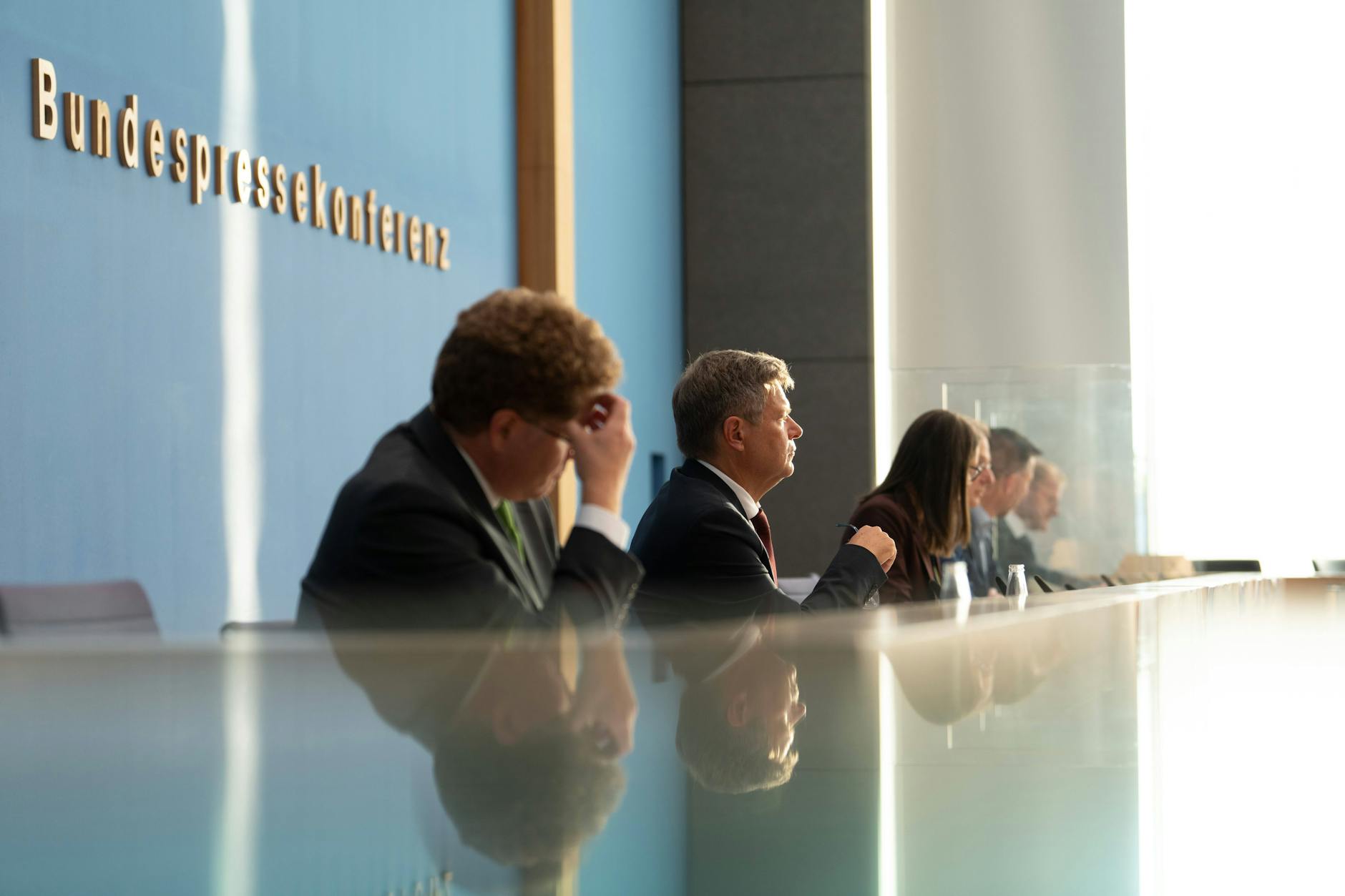 Vorstellung der Ergebnisse des zweiten Stresstests mit Wirtschaftsminister Robert Habeck