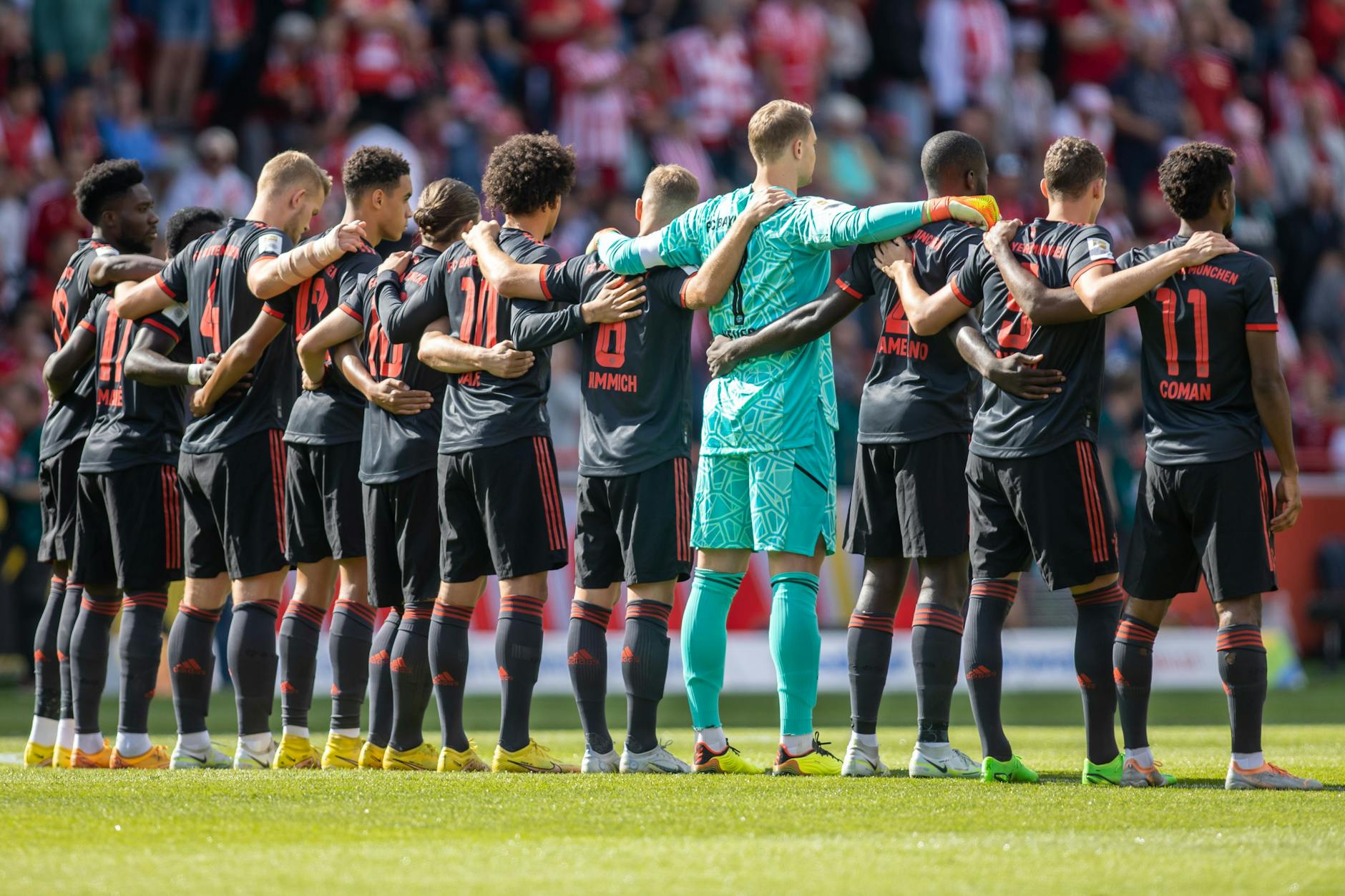 Die Bayern-Elf in der Alten Försterei