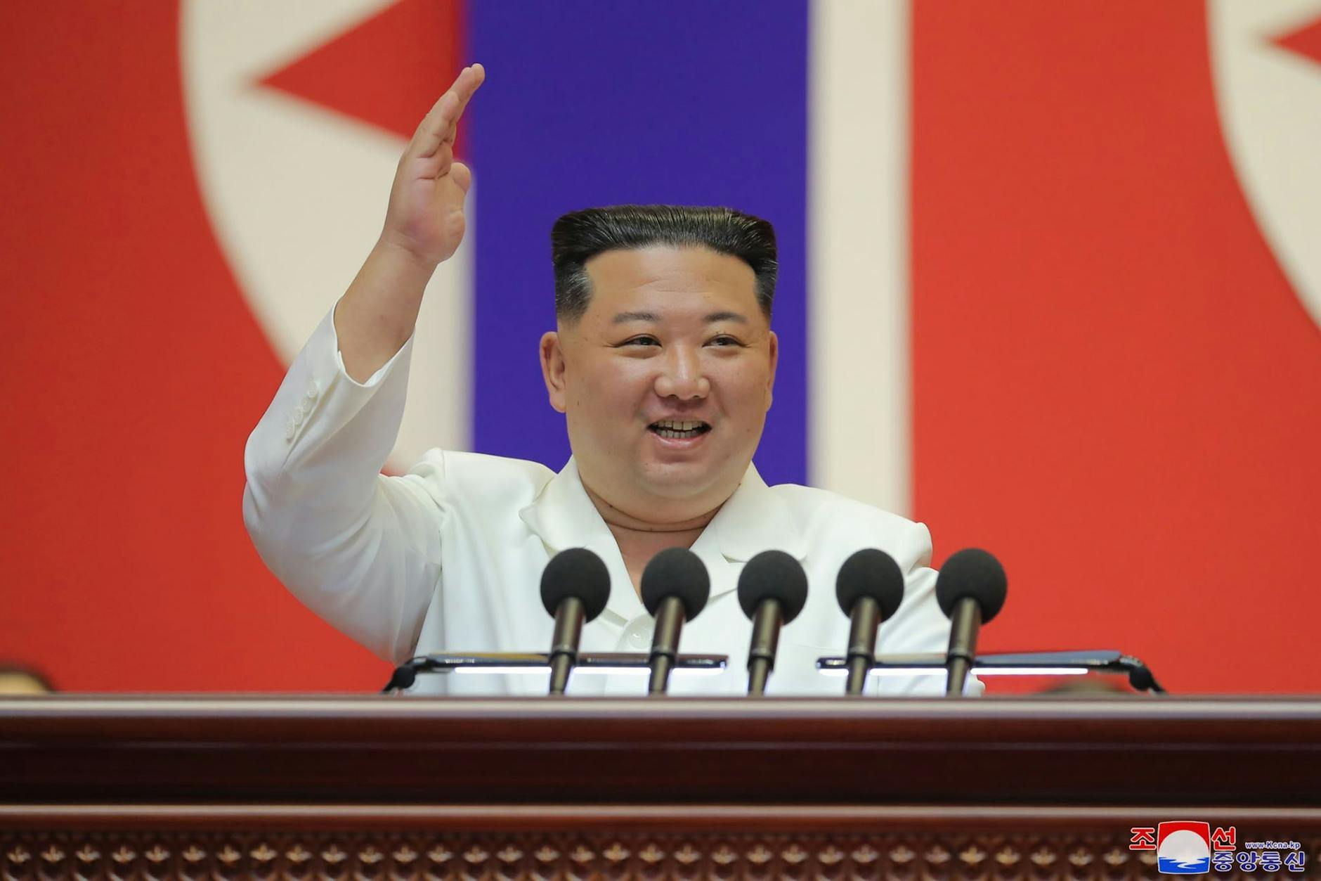 Nordkoreas Machthaber Kim Jong Un. Russland kauft offenbar Waffen und Munition aus Nordkorea.