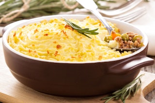 Dieses Rezept ist der Himmel auf Erden! Leckerer Auflauf mit Kartoffelbrei und Hackfleisch: Diesen „Sheperd’s Pie“ müssen Sie nachkochen