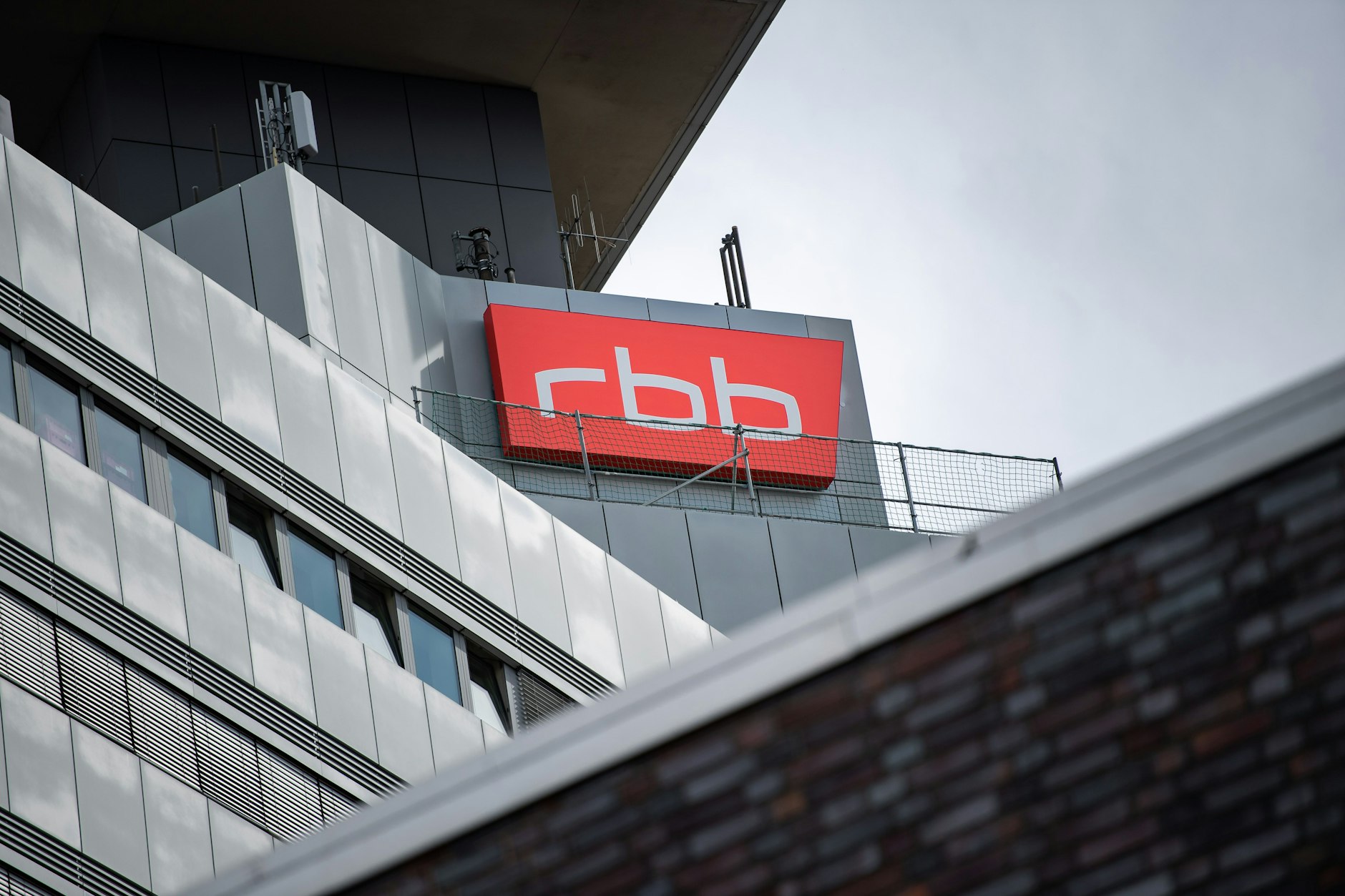 Das RBB-Gebäude in der Masurenallee.