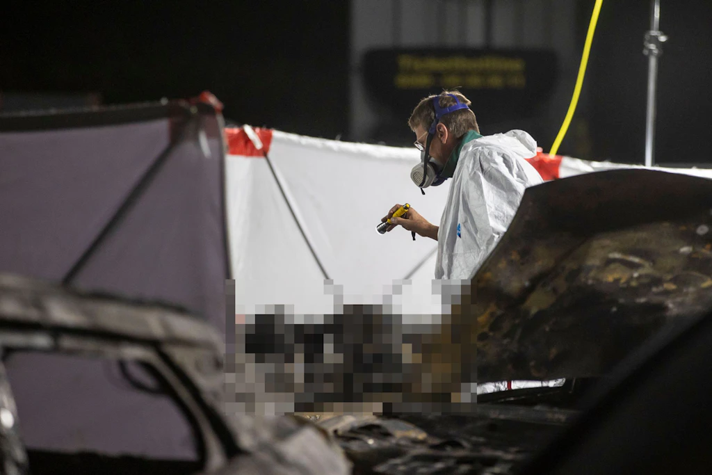 Duisburg: Zwei Männer stürzen mit Ultraleichtflugzeug ab