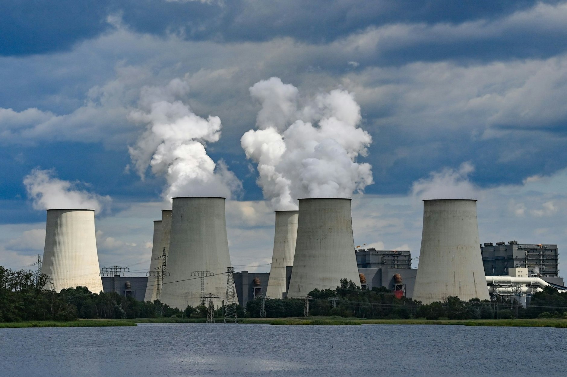 Seit 150 Jahren prägt der Kohlebergbau die Lausitz: Das Kraftwerk Jänschwalde ist 20 Kilometer von Cottbus entfernt.