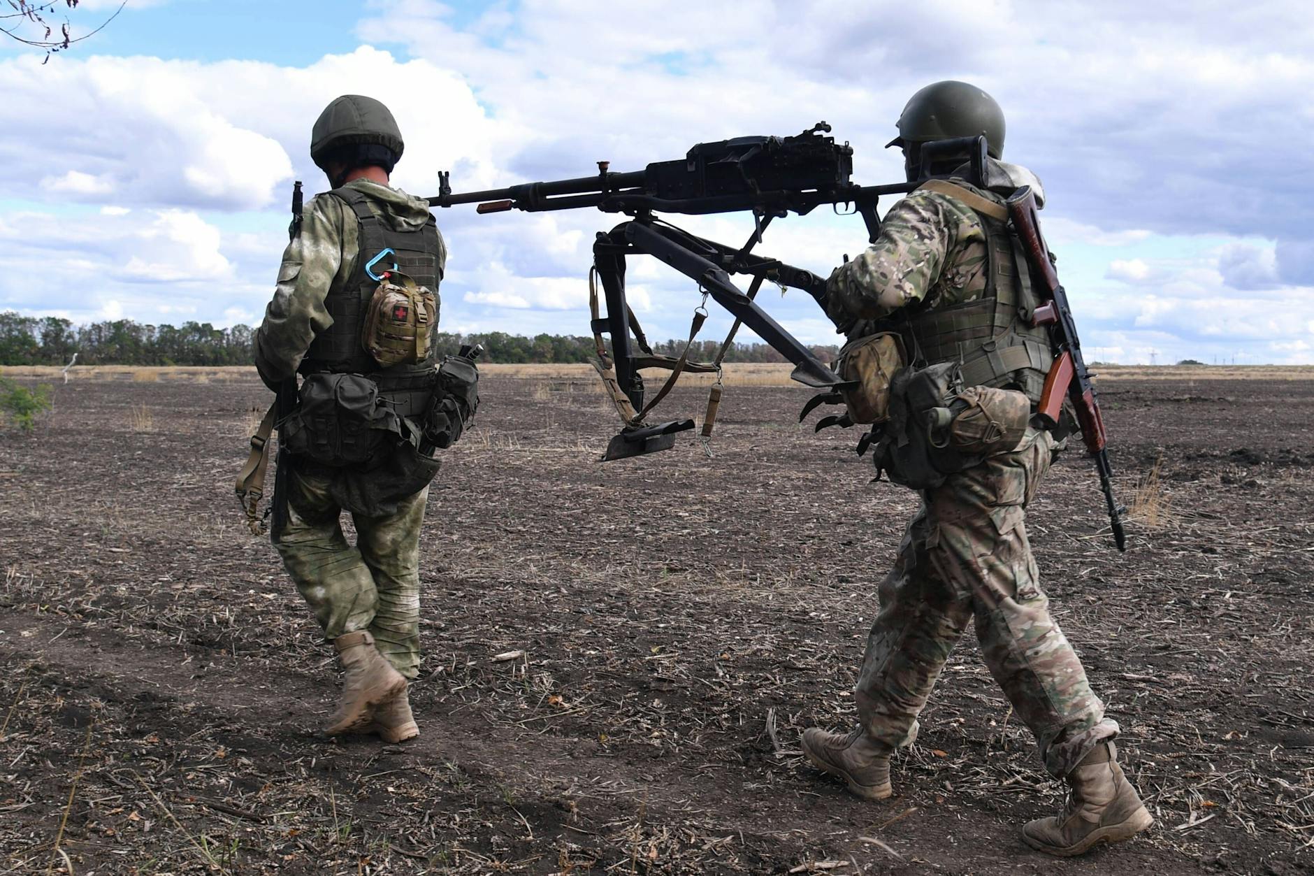 Moskautreue Truppen nahmen den Briten im Juli in dem besetzten ukrainischen Gebiet Donezk gefangen (Symbolbild).