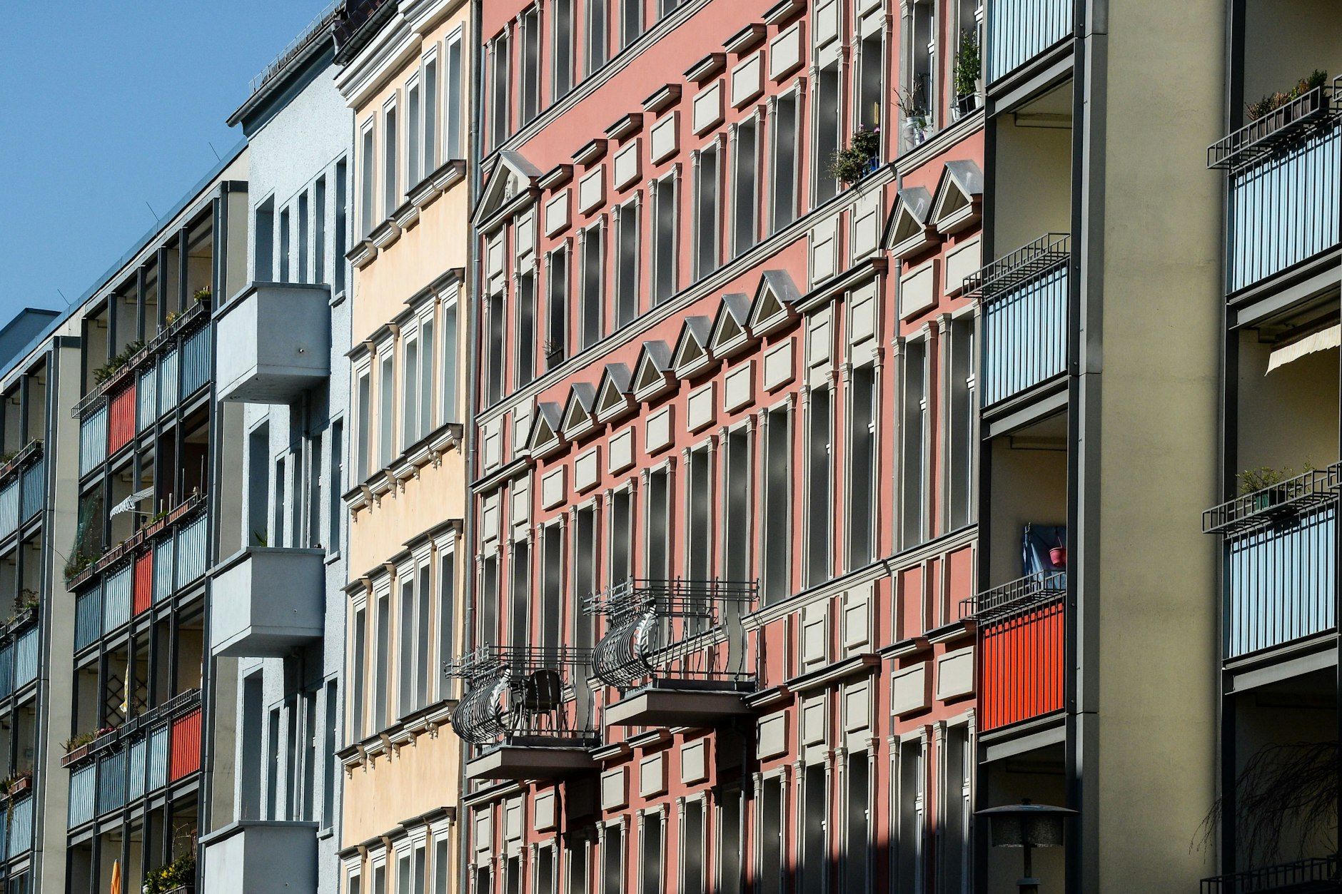 Wohnungen in Berlin: Die Mieten rennen den staatlichen Zuschüssen fürs Wohnen davon.