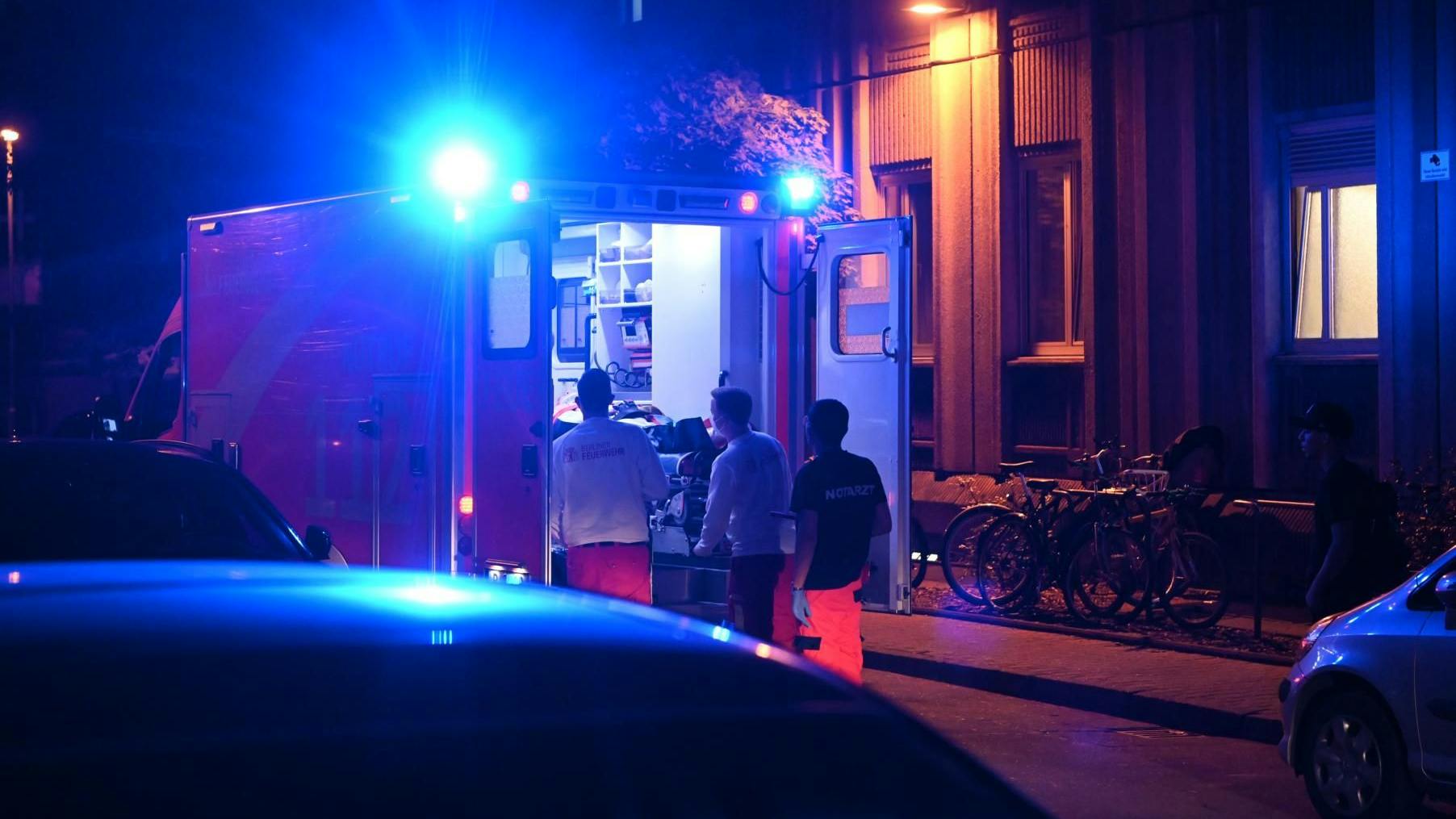 Noch vor Ort wurden die beiden Artisten versorgt. 