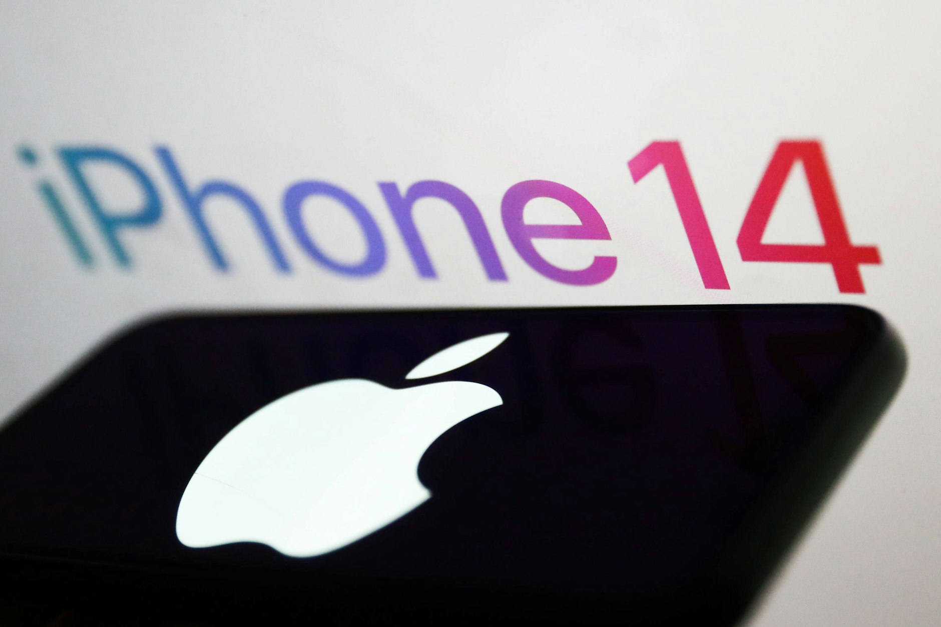 Zum Weihnachtsgeschäft: In diesem Jahr muss Apple mit seinen Innovationen nicht nur gegen die Konkurrenz antreten, sondern auch möglichem Gegenwind durch Konjunktursorgen Rechnung tragen.