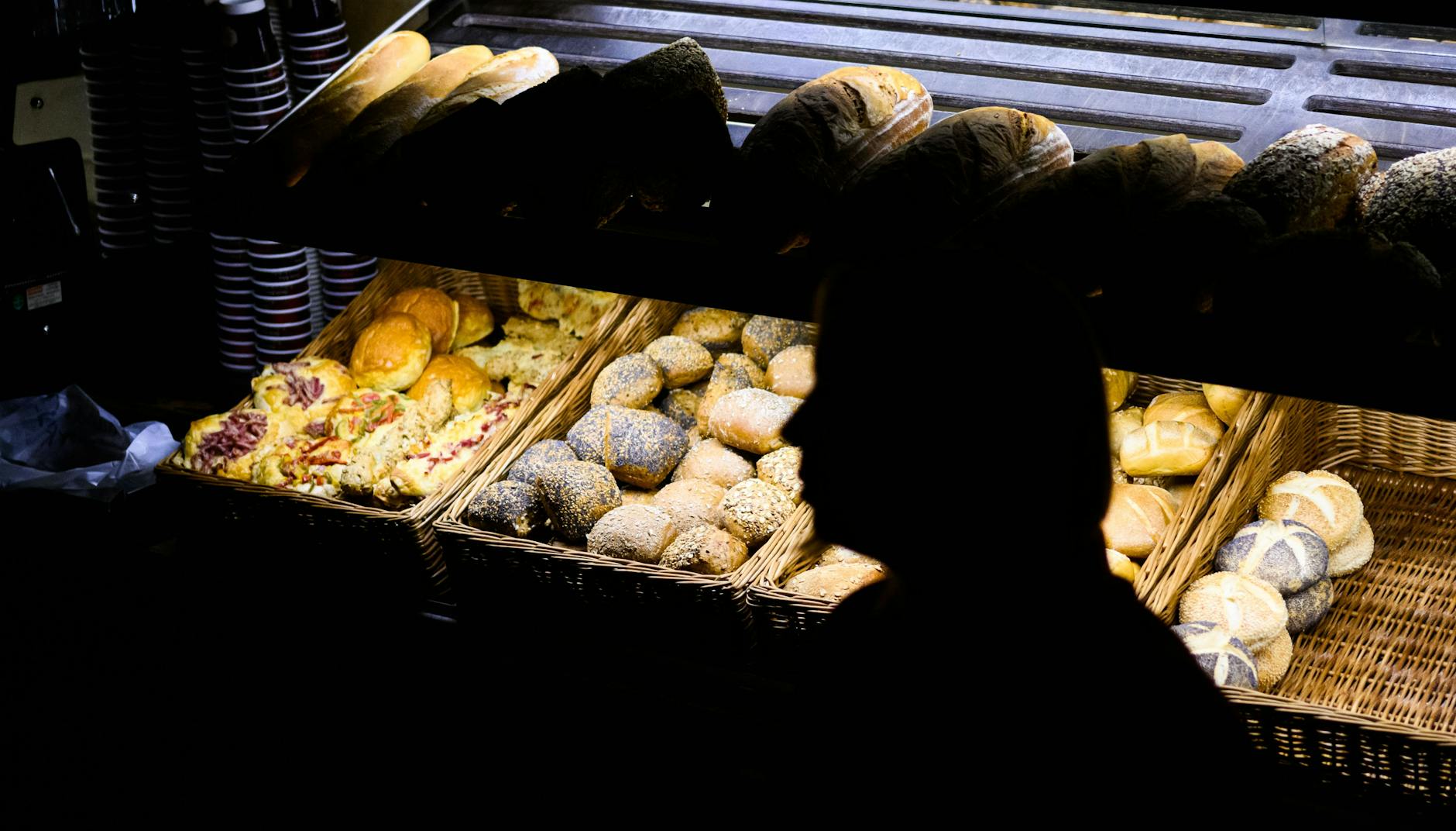 Norddeutsche Bäckereien machen mit einer Aktion auf ihre Notlage aufmerksam.