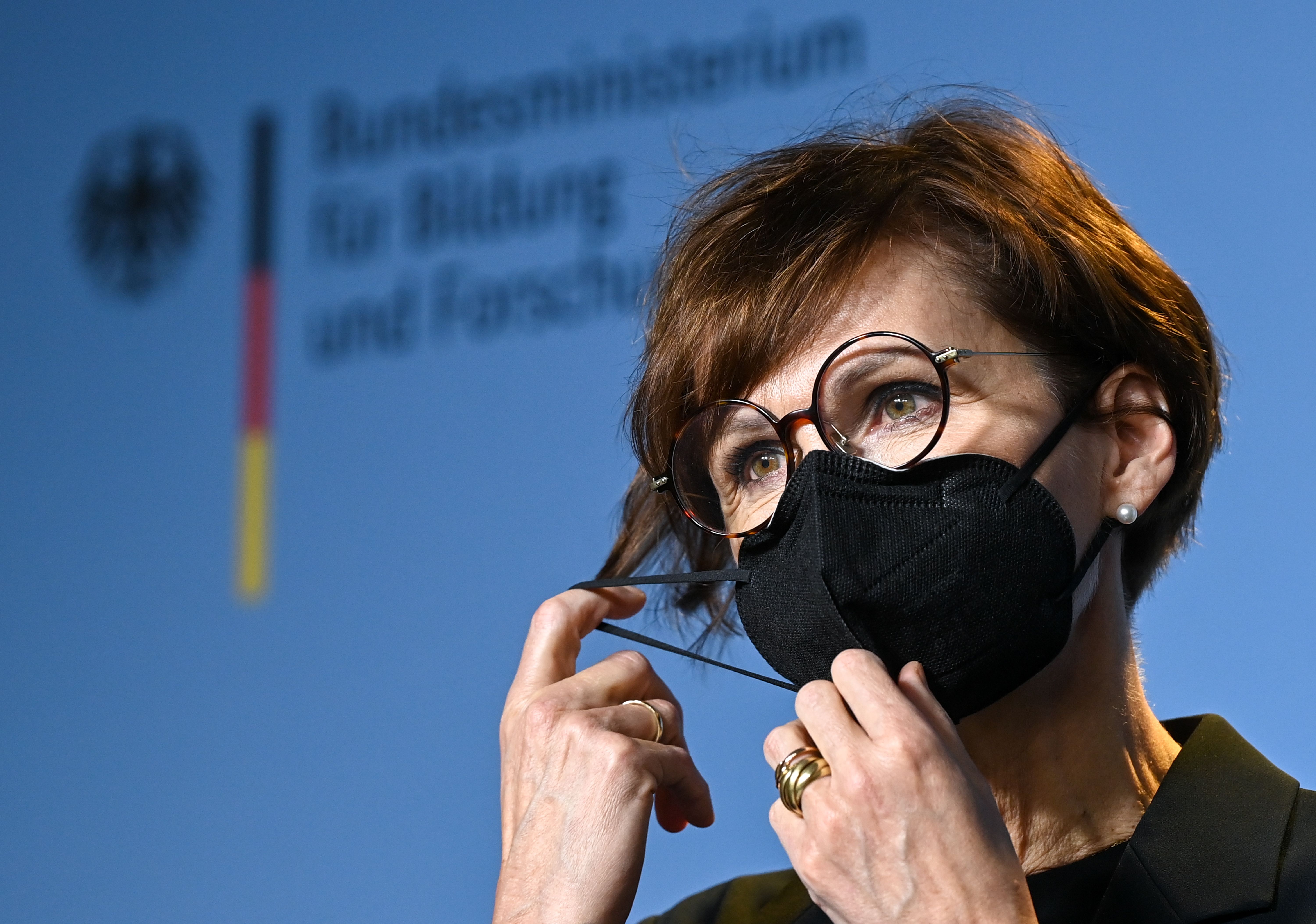 Bildungsministerin Stark-Watzinger Gegen Maskenpflicht An Schulen