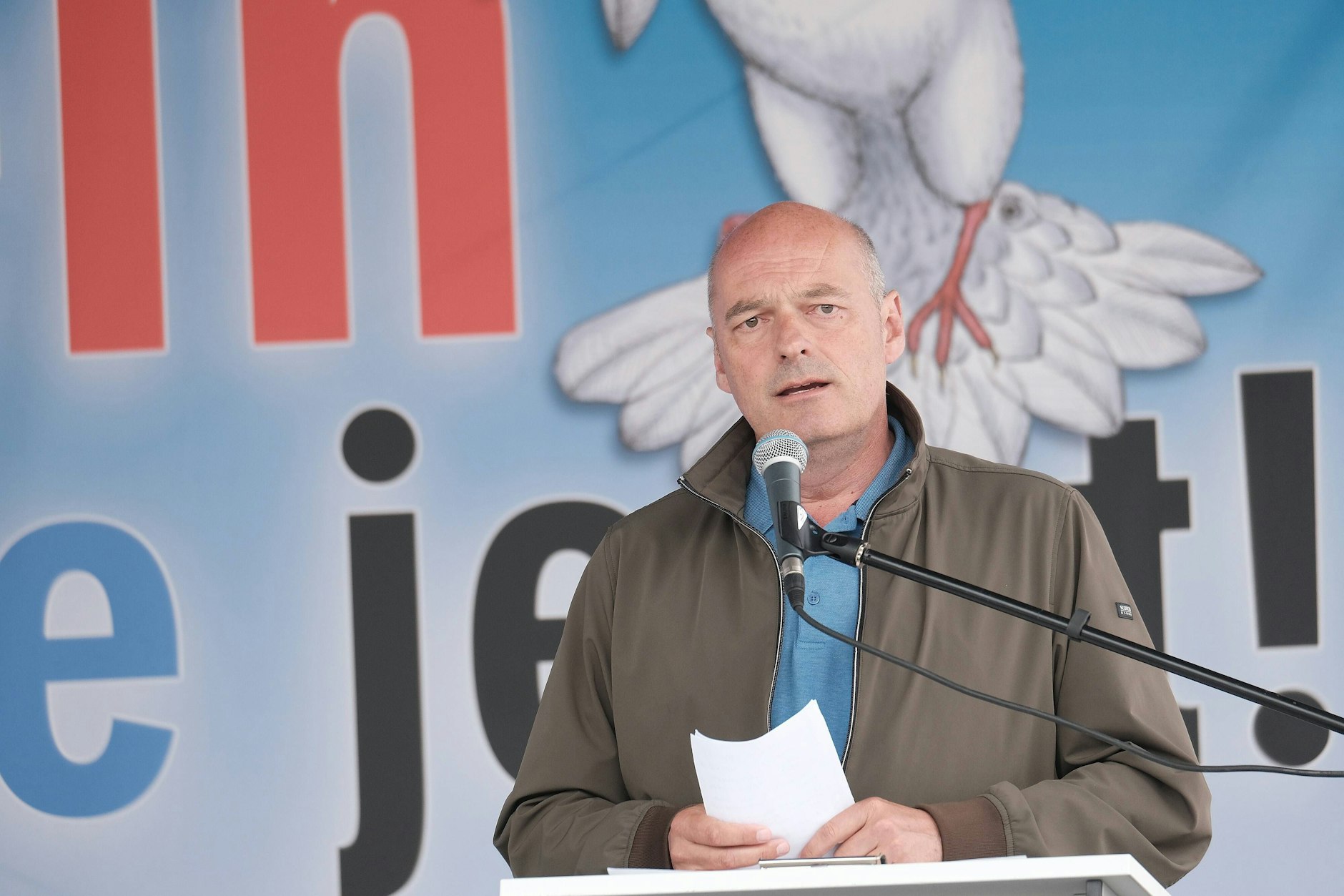 Ralph Niemeyer will in Russland eine „Exilregierung“ für Deutschland gründen und verhandelt dafür mit Putin-Leuten.