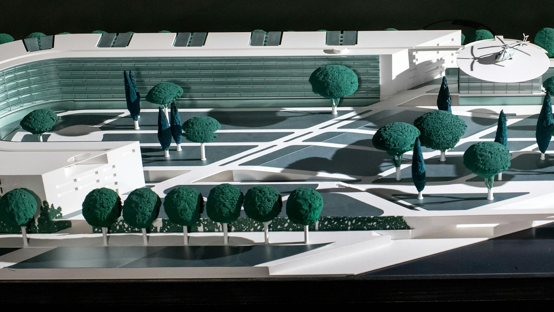 Mit Hubschrauberlandeplatz: Modell des geplanten Erweiterungsbaus des Bundeskanzleramts.