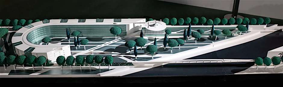 Mit Hubschrauberlandeplatz: Modell des geplanten Erweiterungsbaus des Bundeskanzleramts.