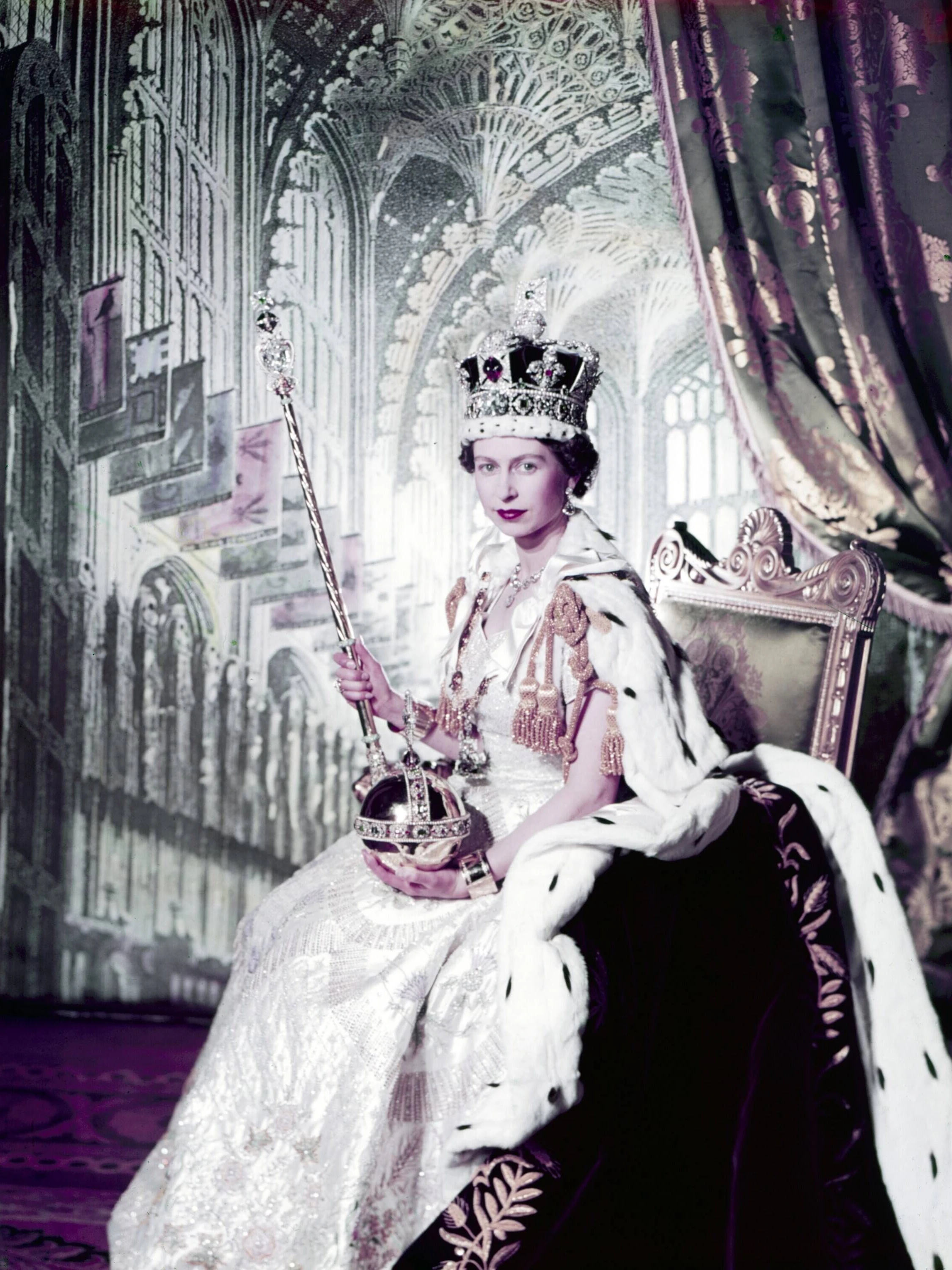 Eine Fotografie der Queen aus dem Jahr 1955.