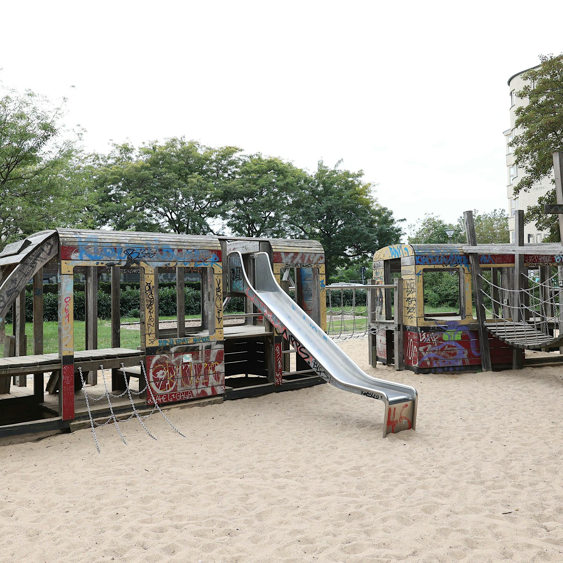 Die Gefahr im Sandkasten: „Dieser Berliner Spielplatz war einmal unser Wohnzimmer“