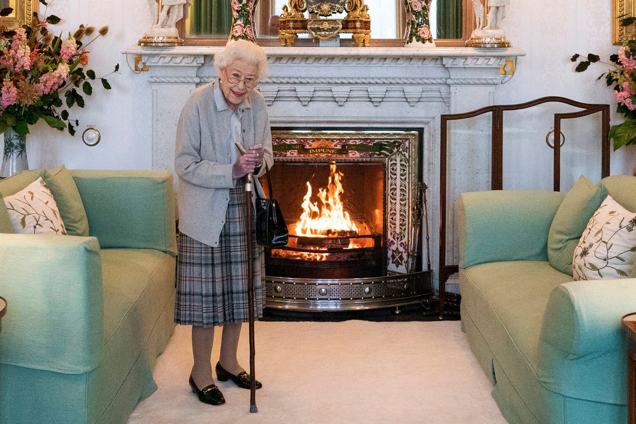 Königin Elizabeth II. wartet im Drawing Room auf Liz Truss.&nbsp;