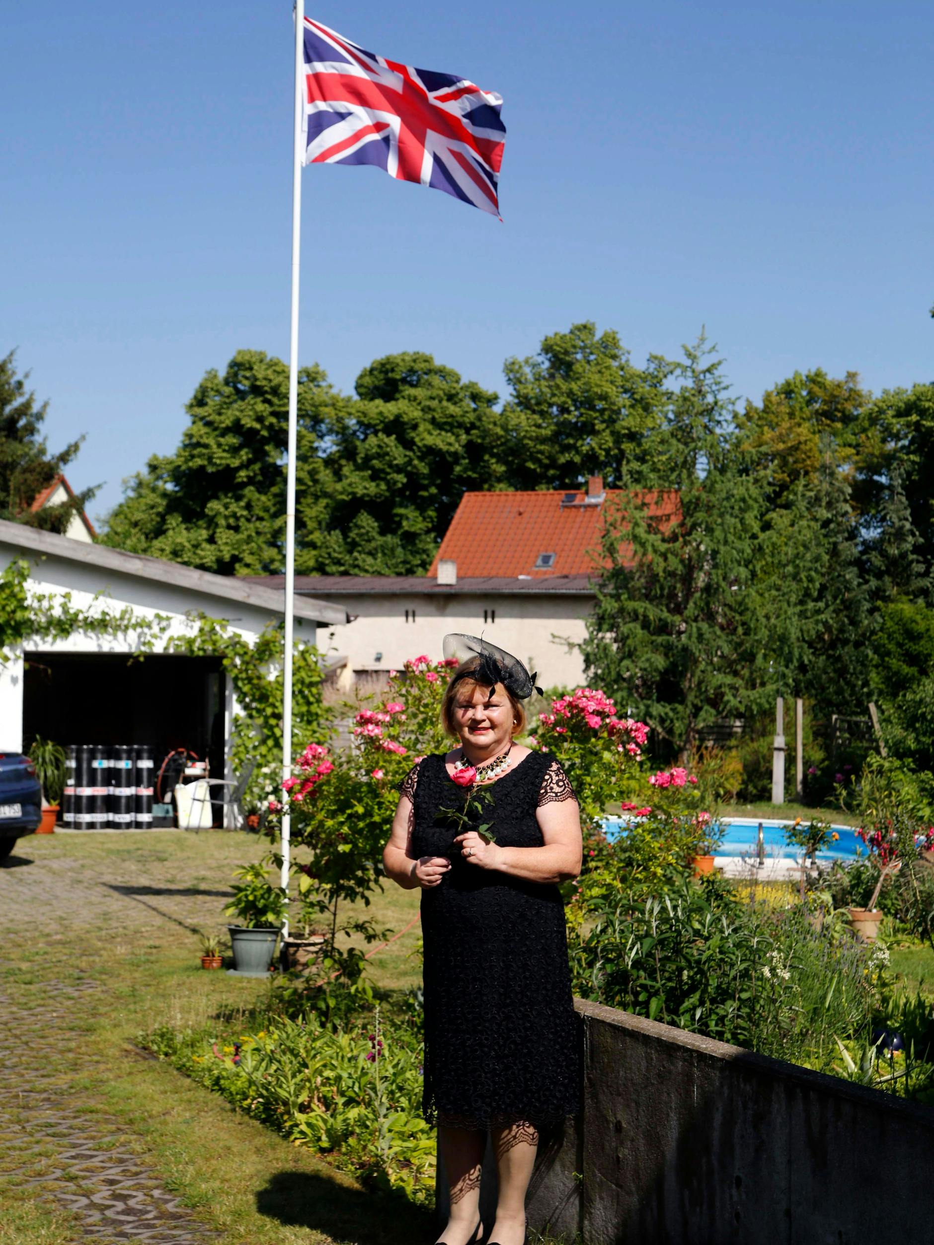 2015 hatte der KURIER Ingrid Baitz vor ihrem Treffen mit der Queen besucht. In ihrem Garten hisste sie die britische Flagge.