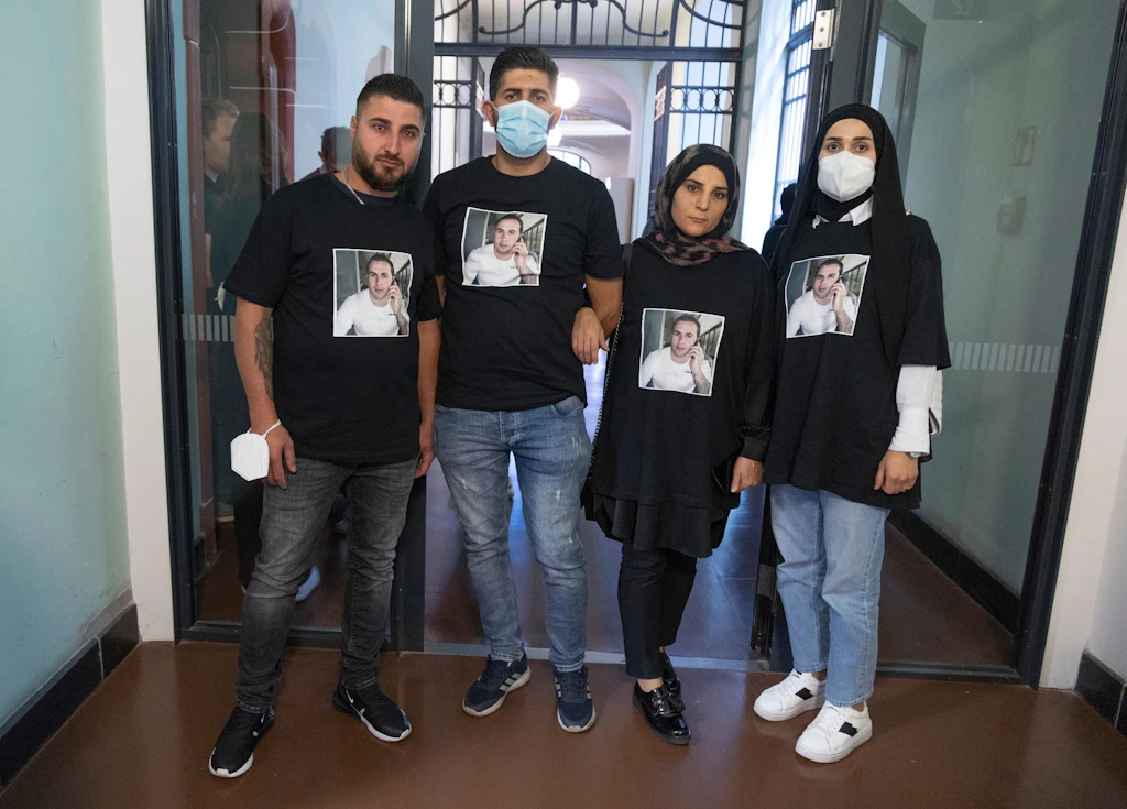 Drei Schüsse auf das Opfer: War es ein Mord aus Rache oder Totschlag?