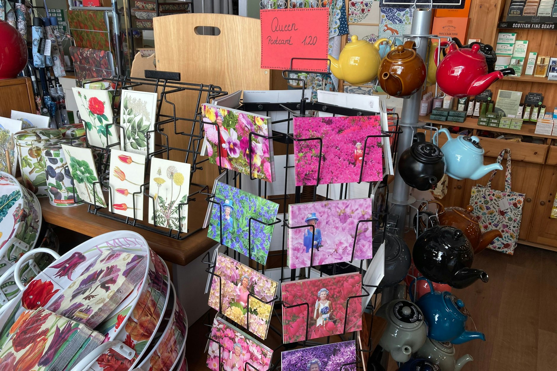 Queen-Postkarten an diesem speziellen Tag im Broken English.