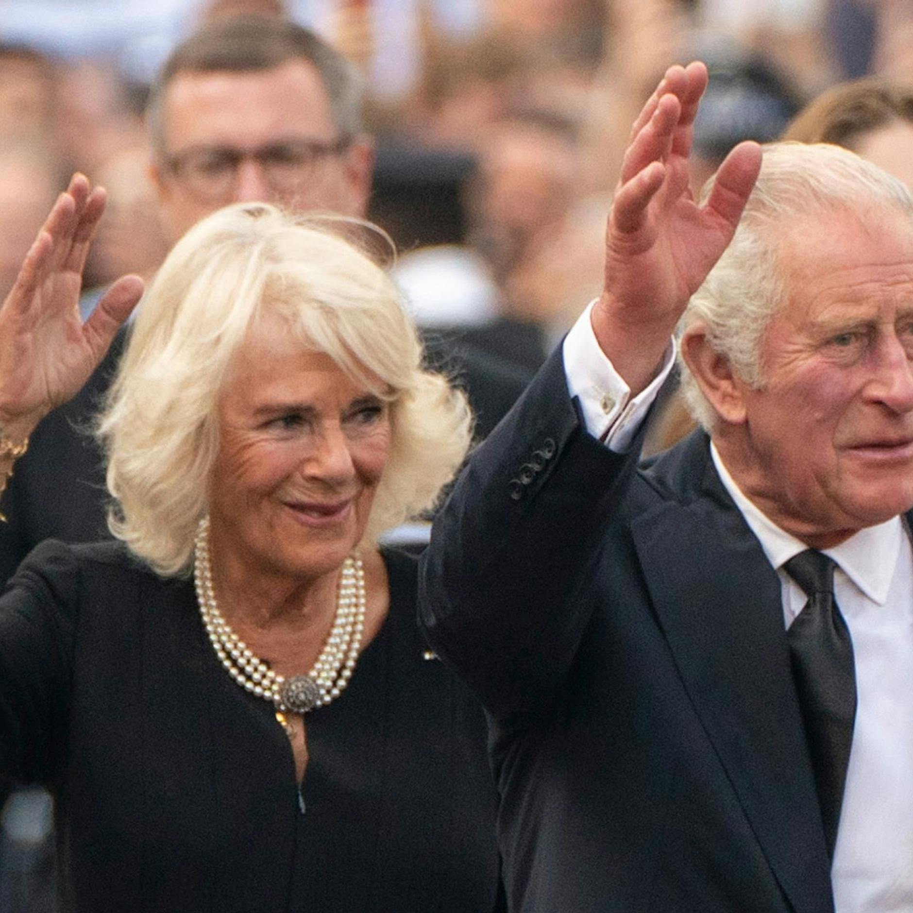 King Charles und Queen Camilla: Vom Skandal- zum Königspaar
