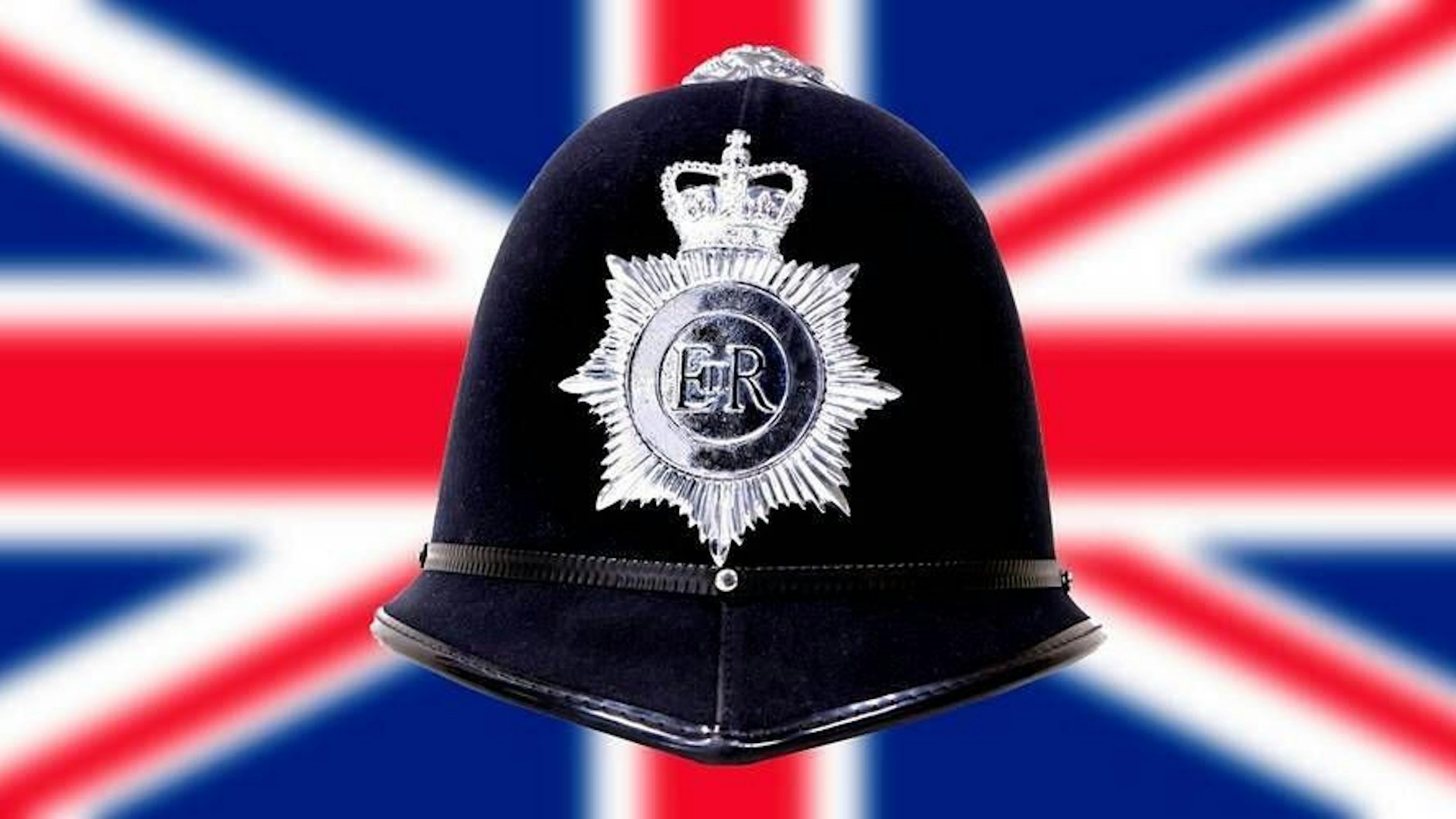 Polizei- und Militäruniformen, die die Chiffre der Königin tragen, werden wahrscheinlich im Laufe der Zeit mit der neuen Chiffre des Königs aktualisiert.