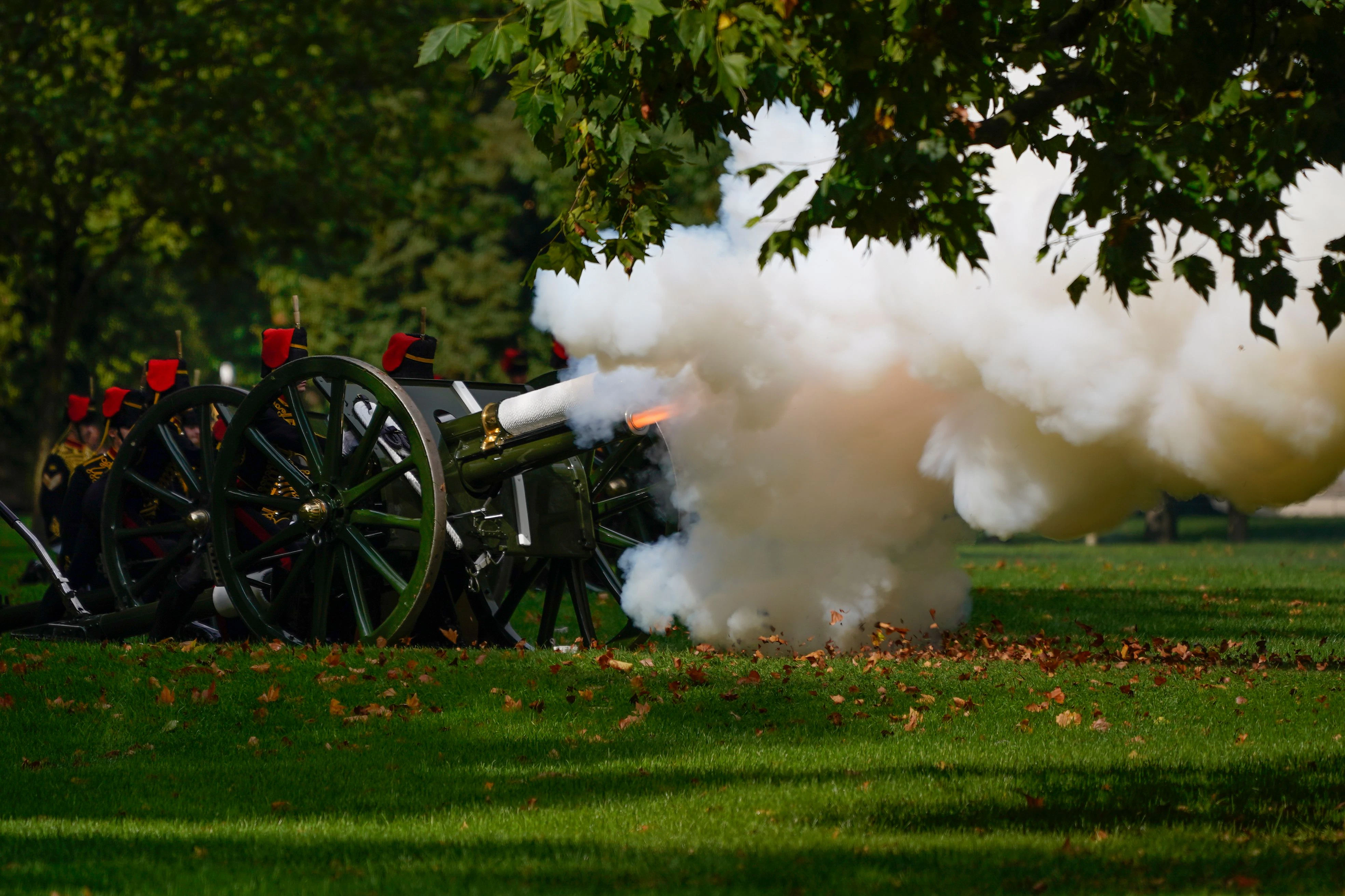 Auch im Hyde Park in London wurden Böllerschüsse abgefeuert.
