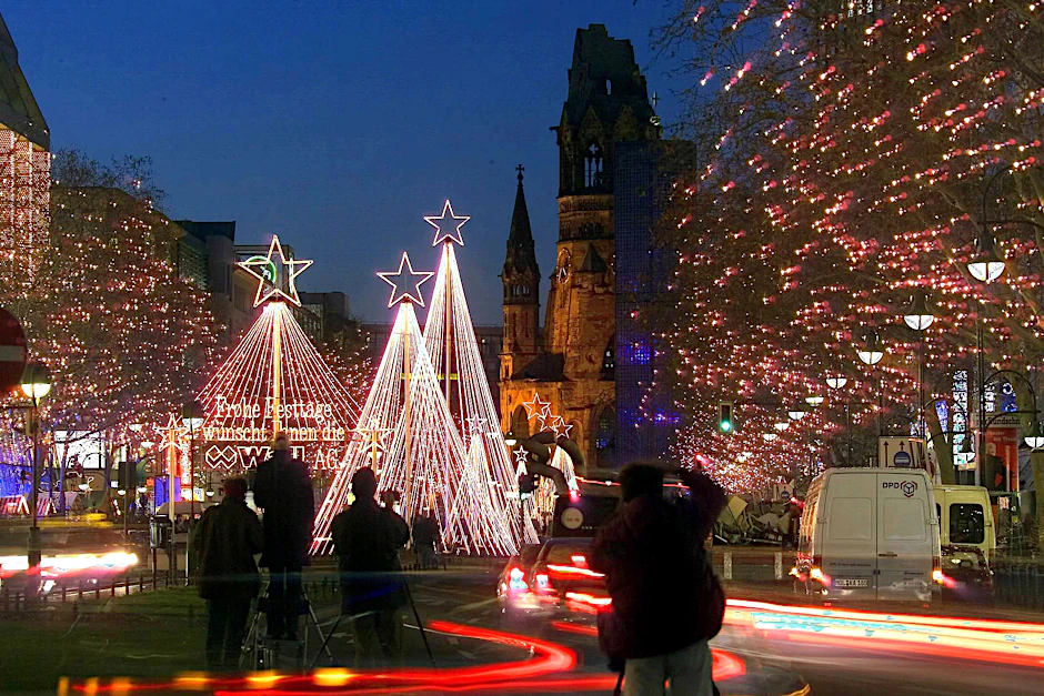 Rund 140.000 LEDs beleuchten normalerweise im Winter den Kurfürstendamm.