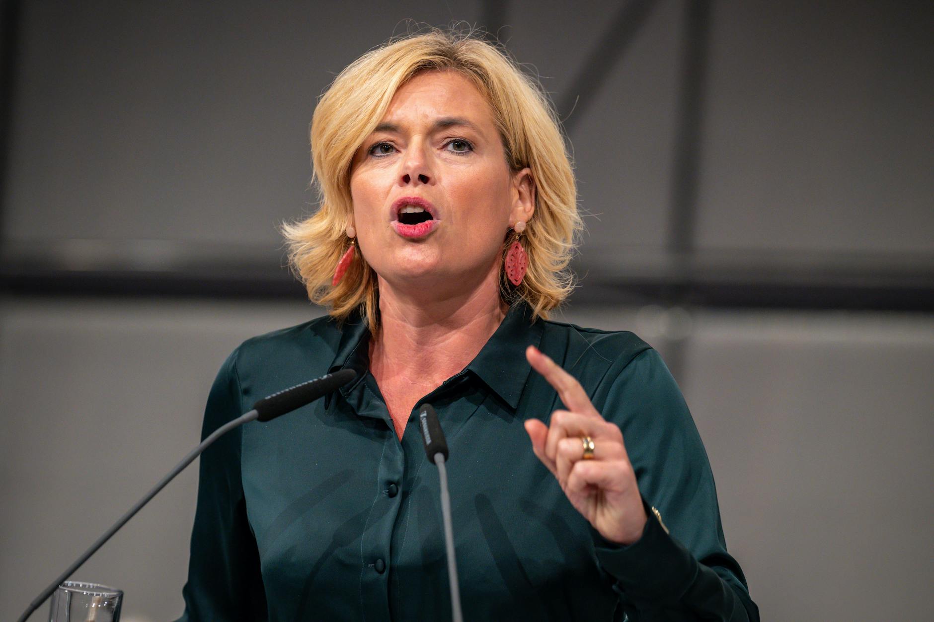 Julia Klöckner forderte in ihrer Rede auch von den Männern mehr Beteiligung in Sachen Frauenpolitik.