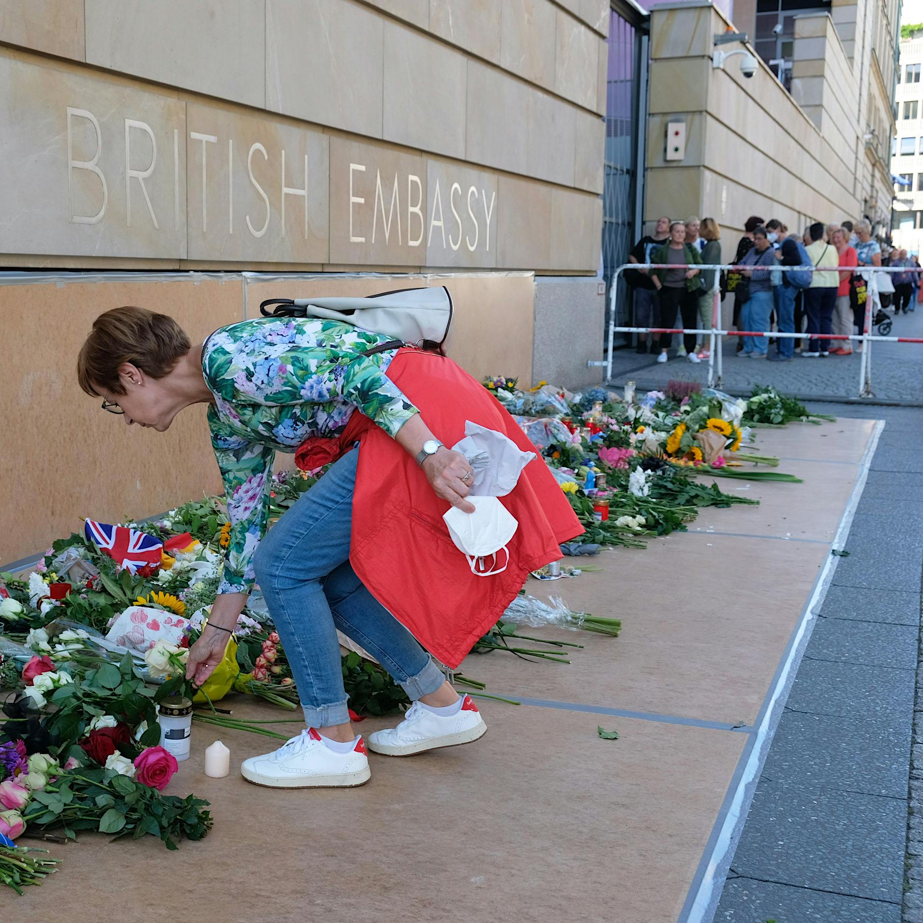 „Wie Disneyland ohne Micky Maus“: So gedenken Berliner Queen Elizabeth II.