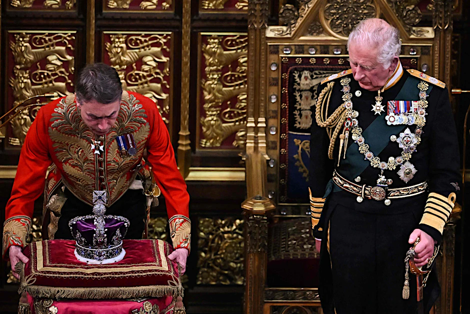 König Charles III, damals noch Prince of Wales (R) während der Parlamentseröffnung ,London in Mai 2022