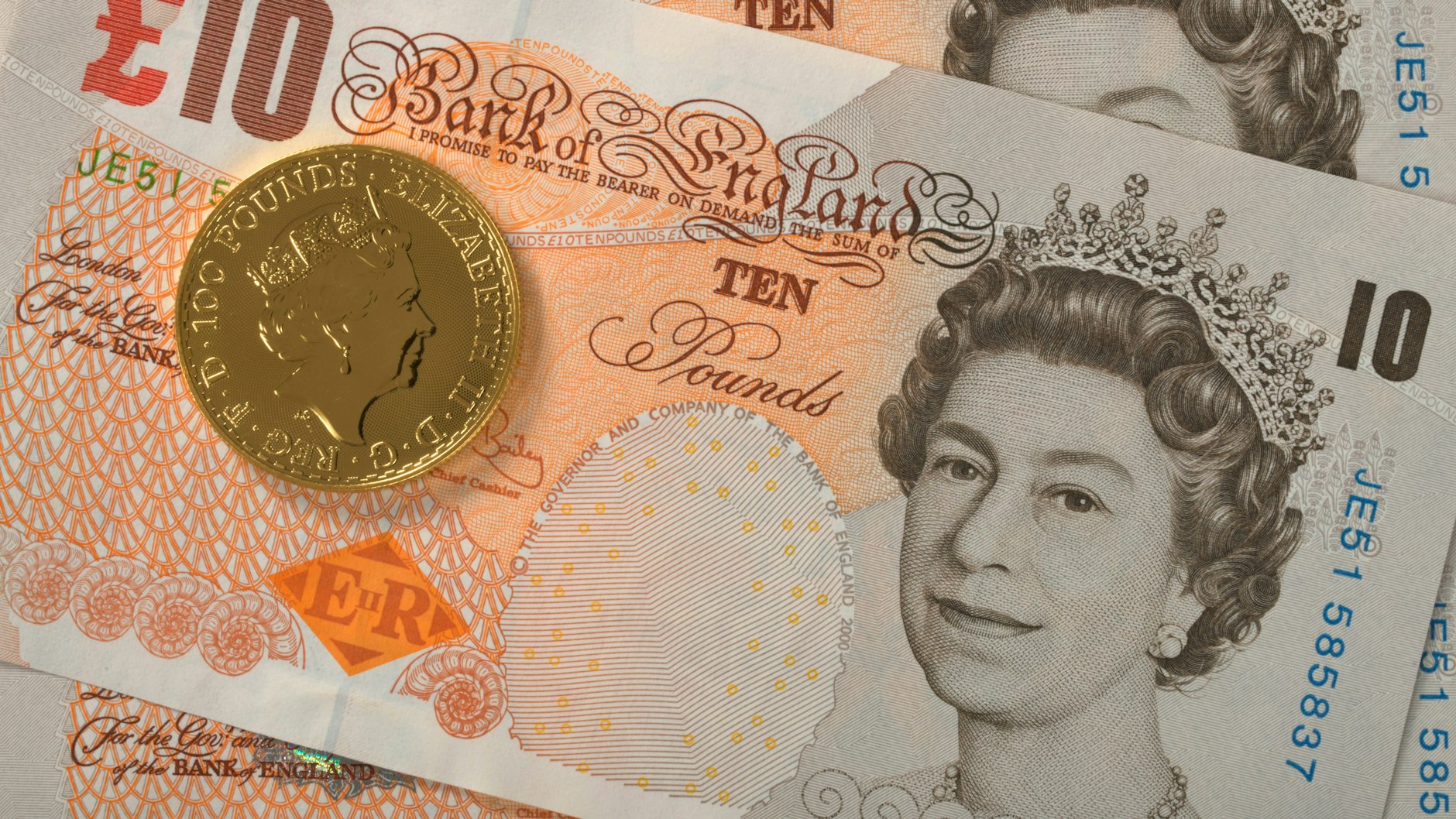 Die britische Währung mit dem Gesicht der Queen wird nicht über Nacht ersetzt. Es könnte Jahre dauern, bis neue Münzen und Banknoten mit dem Gesicht des Königs geschaffen und die älteren nach und nach aus dem Verkehr gezogen werden.