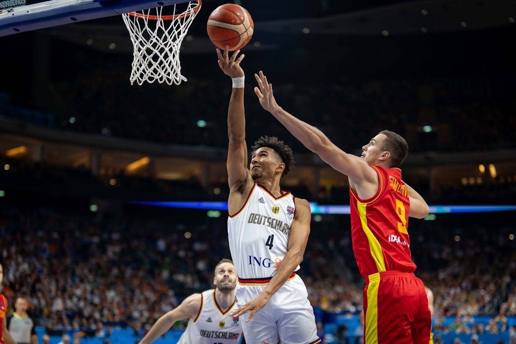8579 gegen Montenegro Deutsche Basketballer erreichen das EM