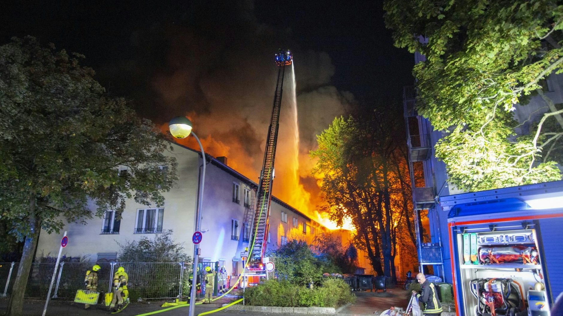 150 Feuerwehrleute waren im Einsatz. 
