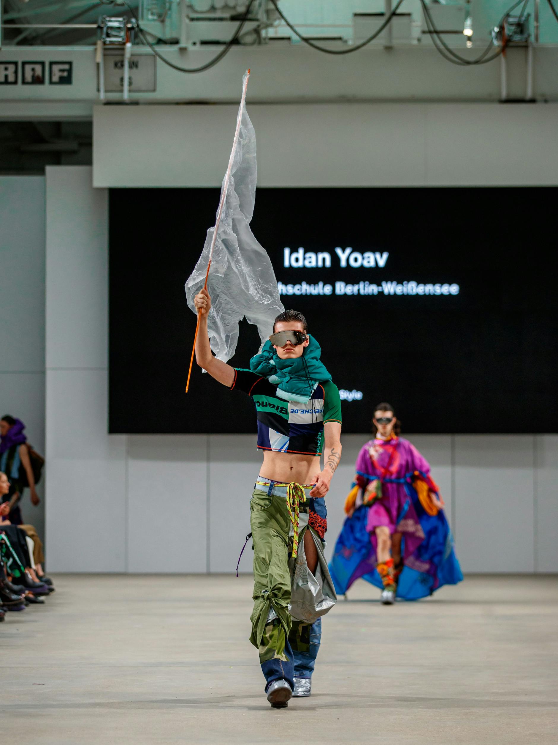 Der lebhafte Runway von European-Fashion-Award-Gewinner Idan Yoav.