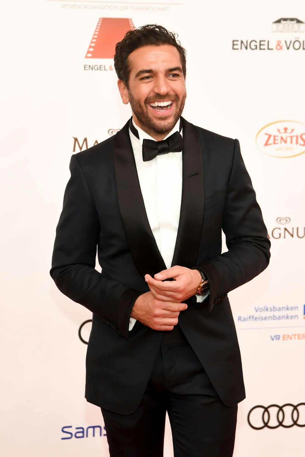 „It’s official“ – Elyas M'Barek teilt Hochzeitsfoto