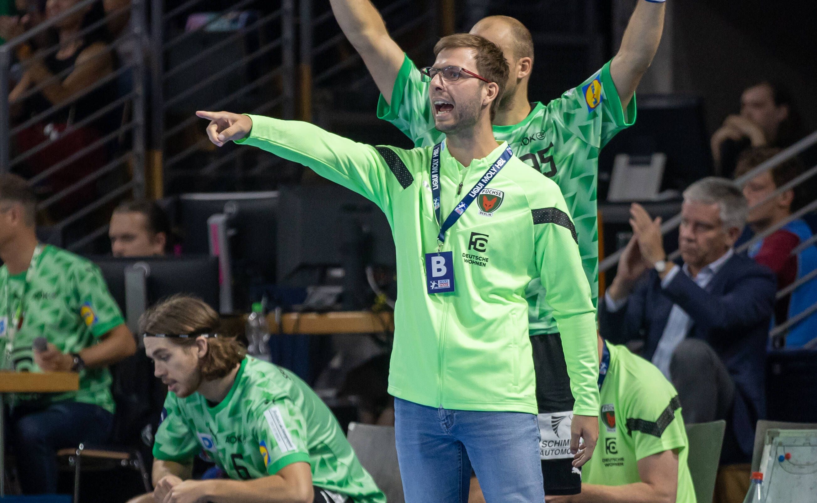 Image - Füchse-Trainer Jaron Siewert feiert Comeback nach Schlaganfall: „Das wichtigste Spiel in meinem Leben“