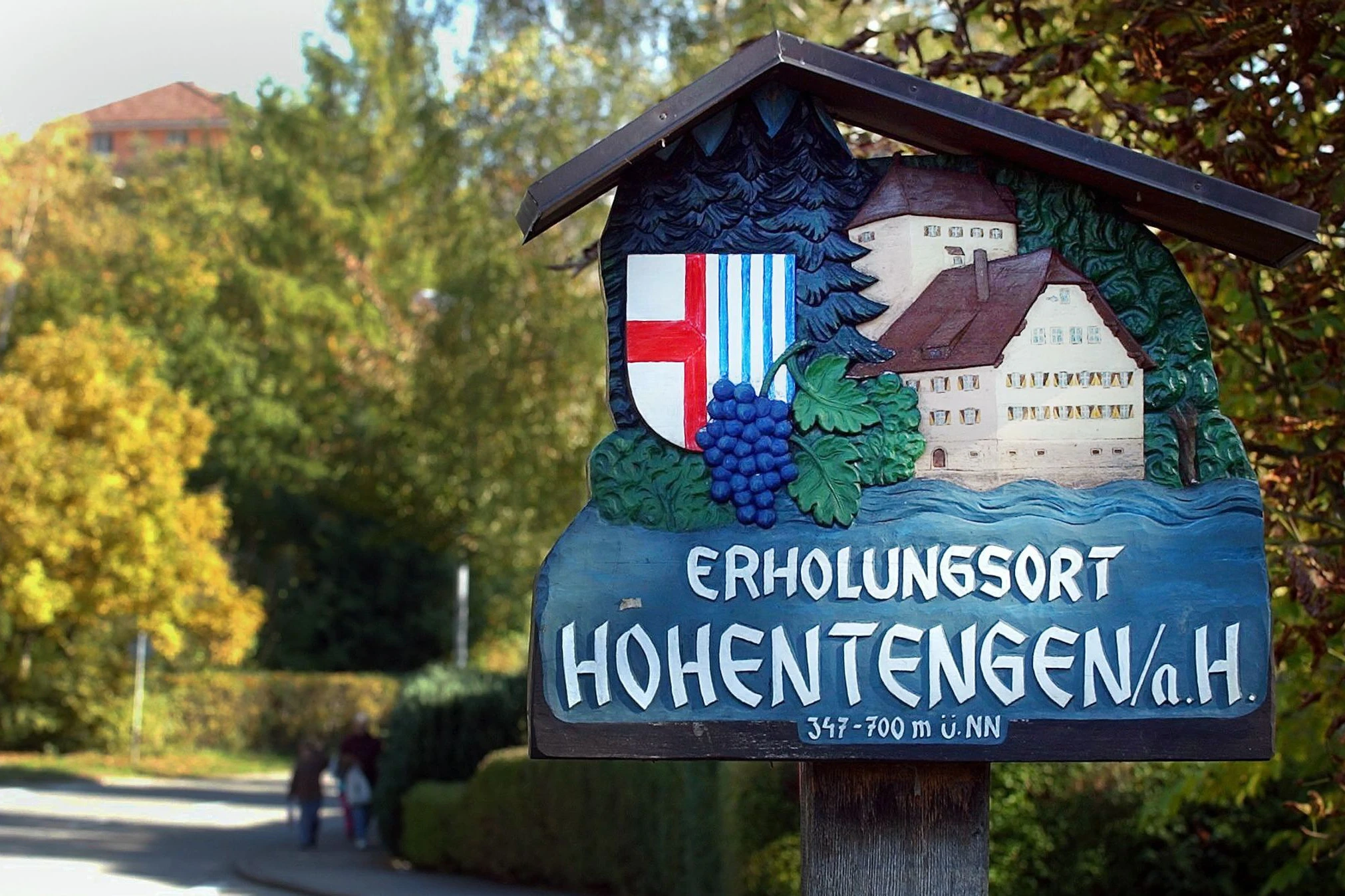Eine Ortschaftstafel von Hohentengen am Hochrhein. Die Schweiz will jetzt ein Endlager für ihre Atommüllabfälle an der Grenze zu Deutschland südlich der deutschen Gemeinde Hohentengen bauen.
