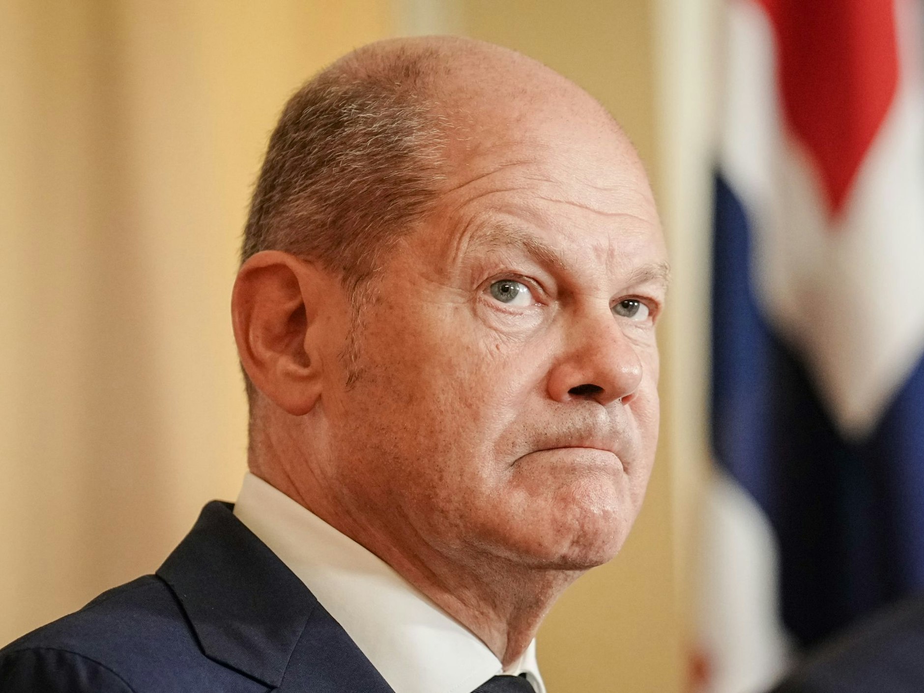 Bundeskanzler Olaf Scholz: Für Freiheit und Europa kämpfen – aber nur wenn’s nicht zu teuer wird.