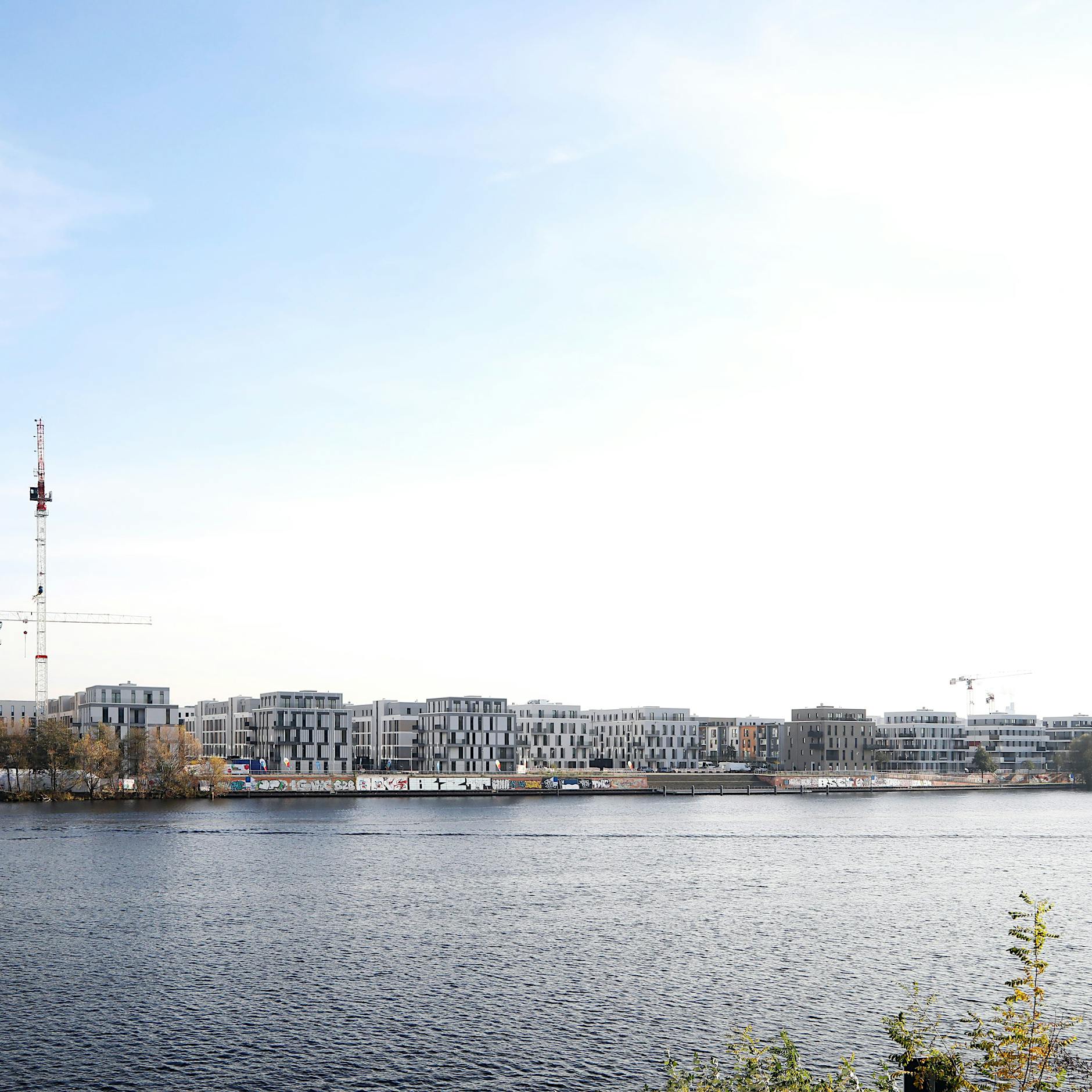 Stadtentwicklungssenator verteidigt Mieterhöhungen gegen Kritik