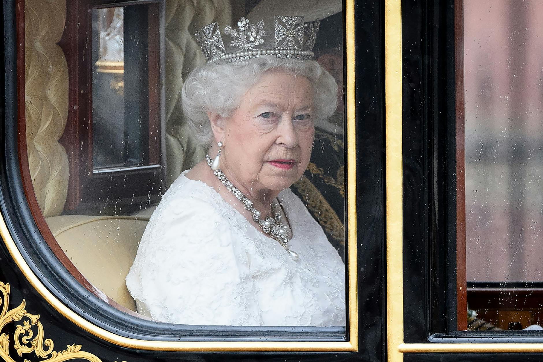 Königin Elizabeth II. auf dem Weg zur Parlamentseröffnung in London, 2016