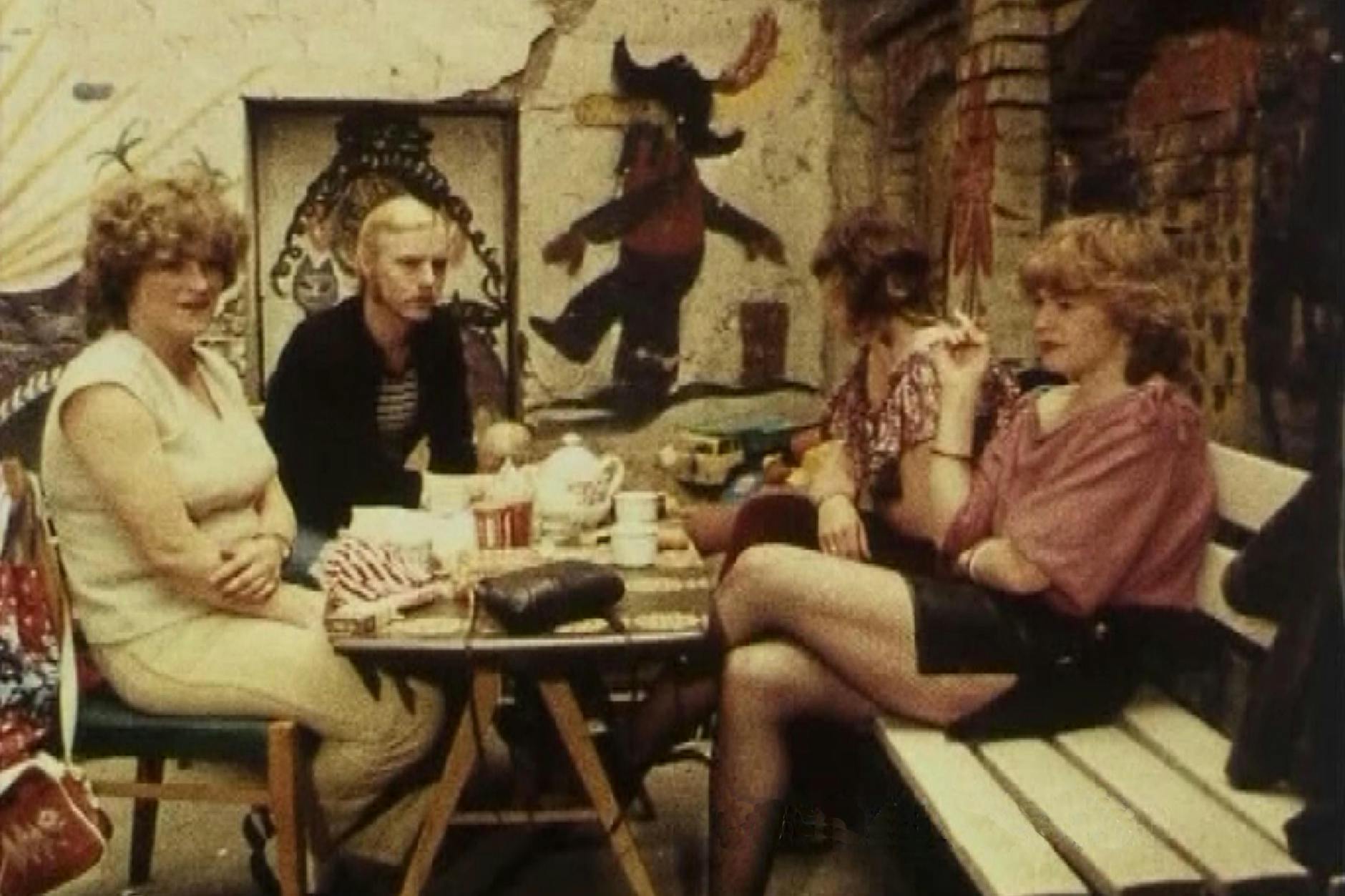 Die Prenzlauerberginale hebt diesen Schatz aus dem Archiv: Szene in „Bilder auf Höfen“ der Staatlichen Filmdokumentation der DDR. 