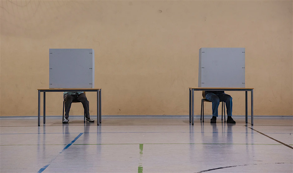 Stimmabgabe bei der Oberbürgermeisterwahl in Cottbus ab.&nbsp;