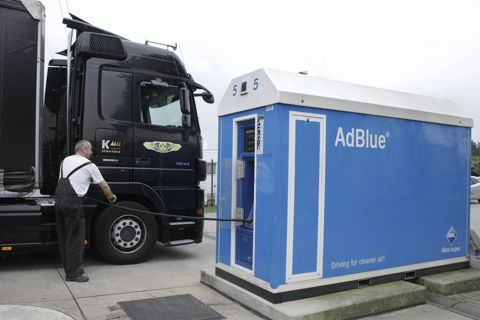 Eine AdBlue-Tankstelle in Deutschland