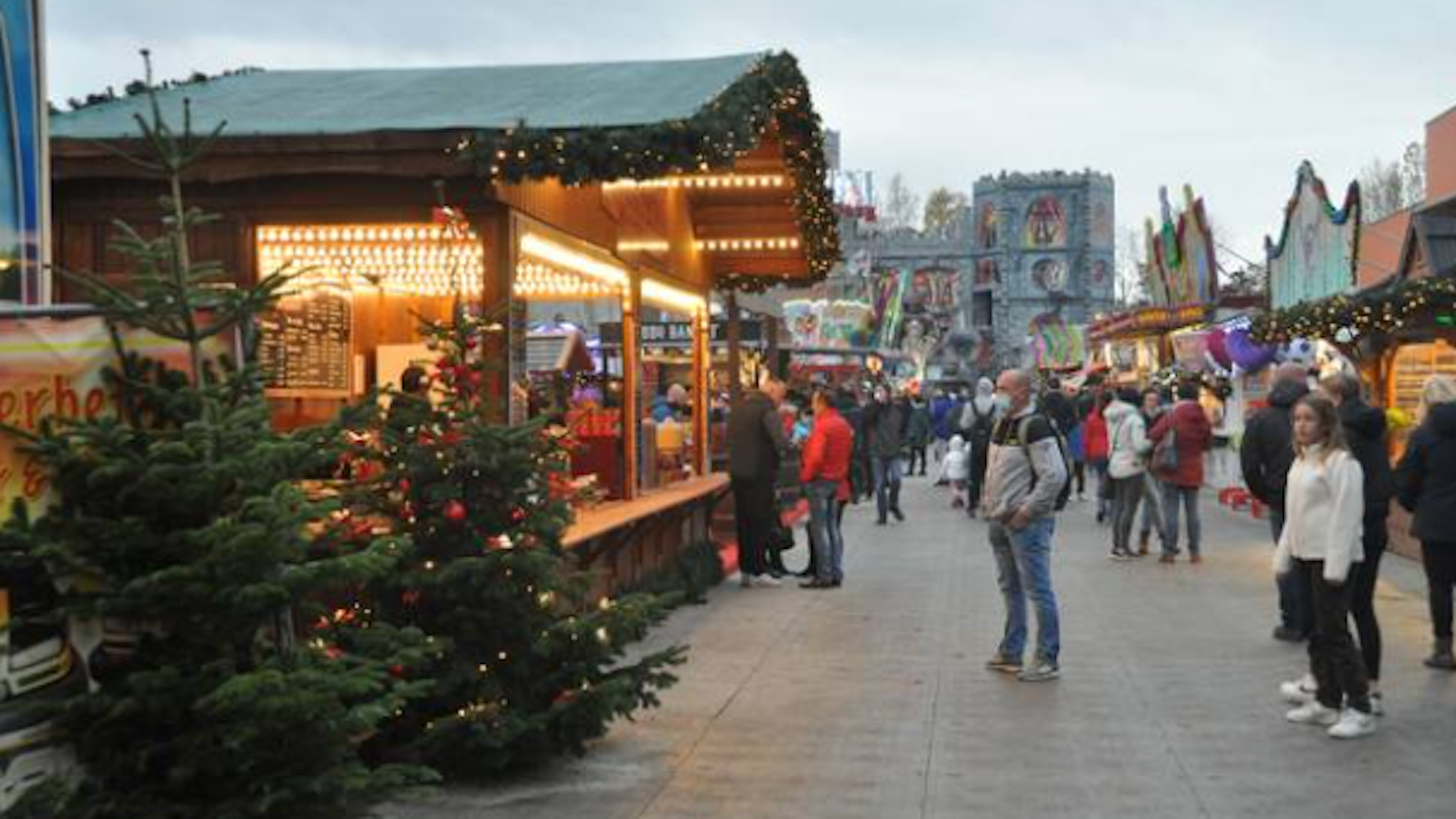 Der Alexa-Weihnachtsmarkt-Nachfolger „Winterzauber Berlin“ fand 2021 noch an der Landsberger Allee statt.
