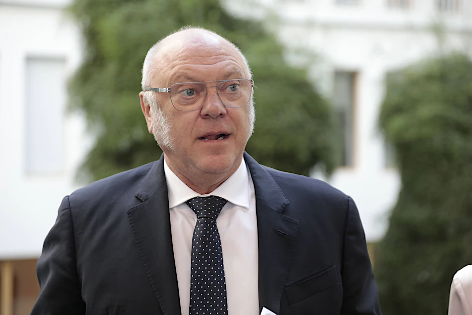 Ulrich Schneider.