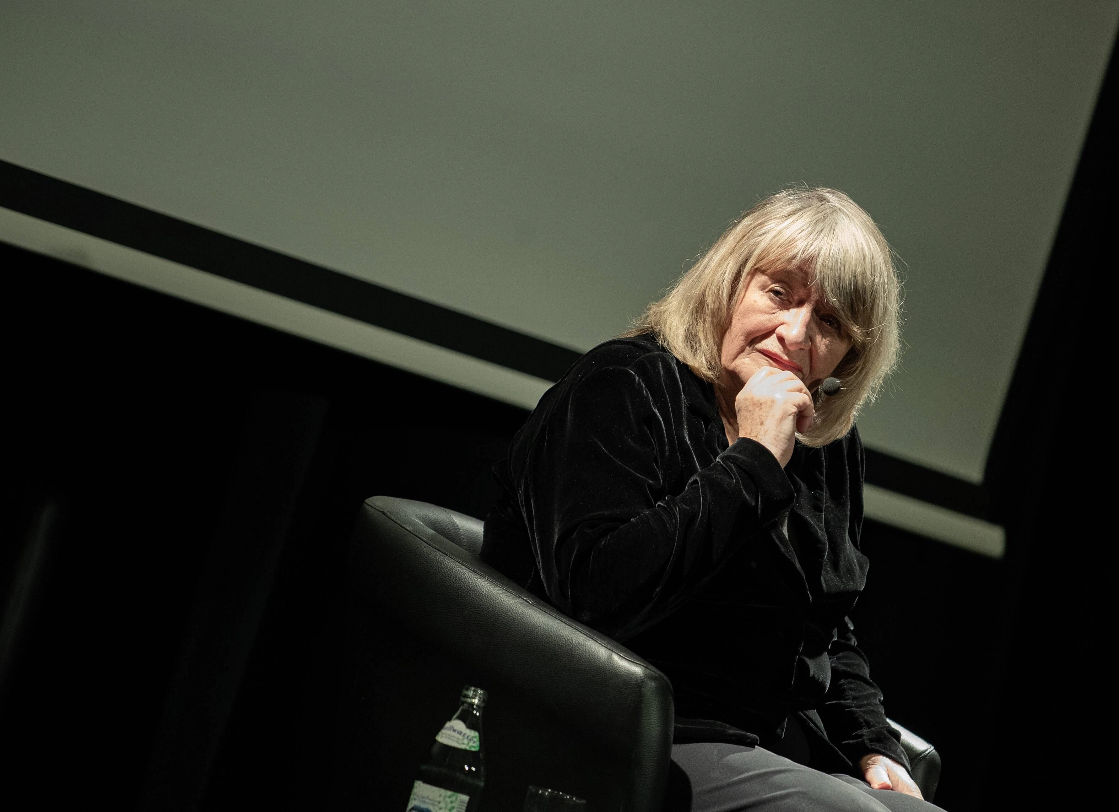 Alice Schwarzer: „Wir müssen den Einwanderern Respekt vor Frauen beibringen" - Vimarsana News